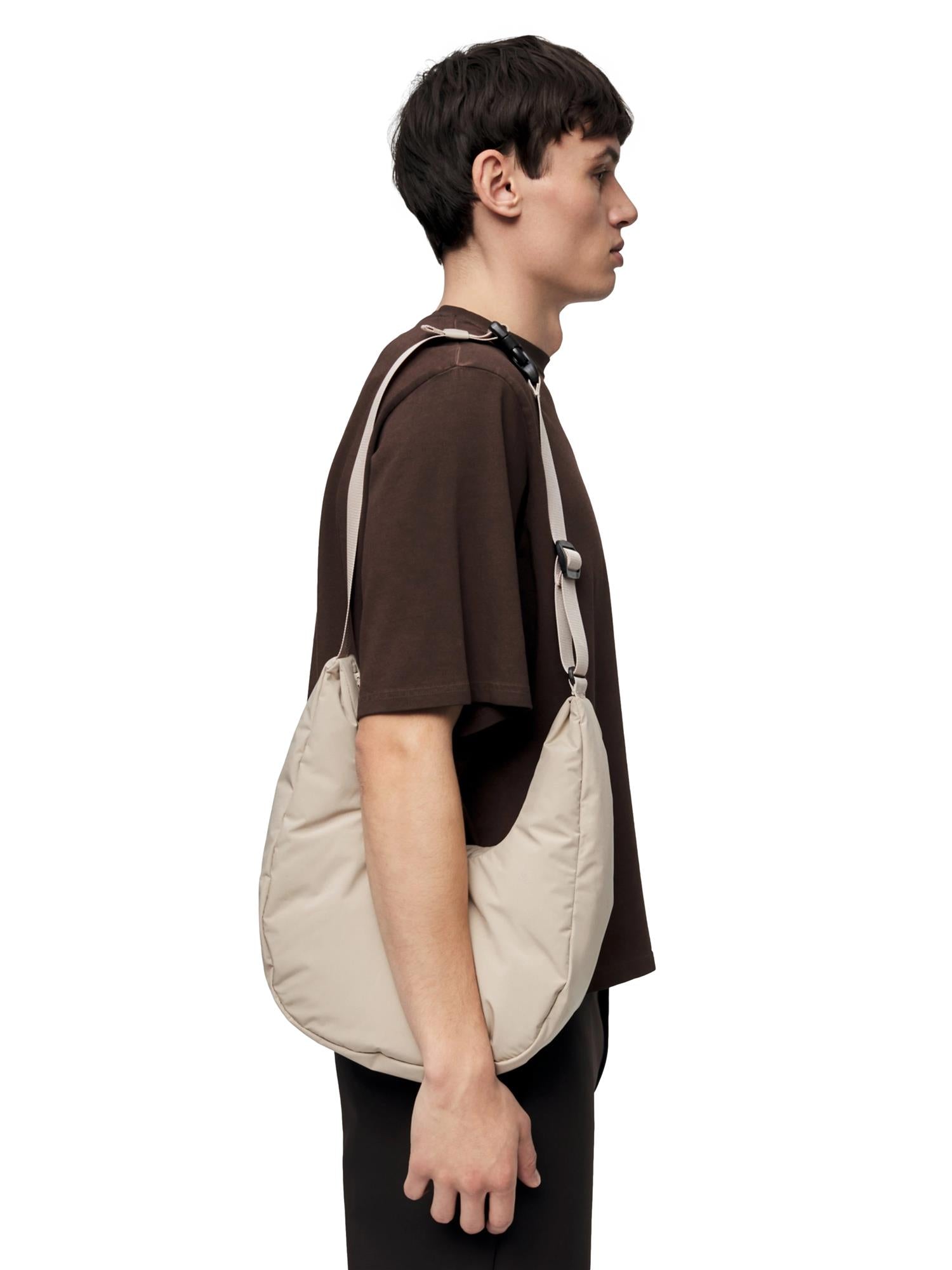 Blæst Malakoff Sling Bag Veske Beige - modostore.no