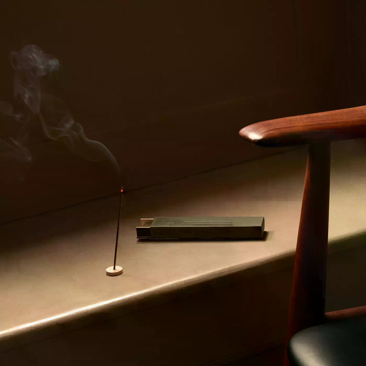 Aesop Sarashina Aromatique Incense duftpinner i grønn emballasje