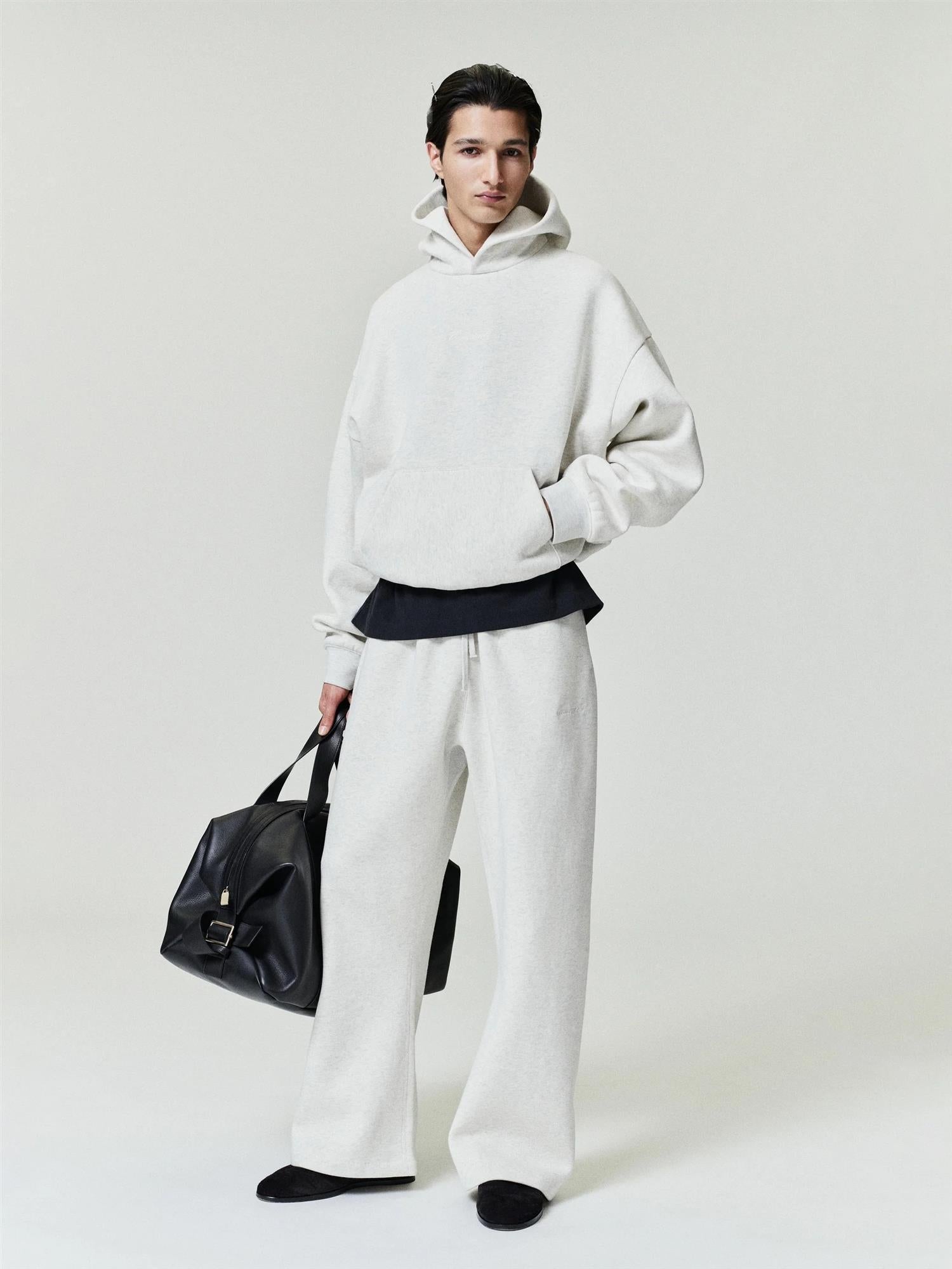 Fear of God Essentials Signature Classic Hoodie Hettegenser Lys Grå Melert - modostore.no