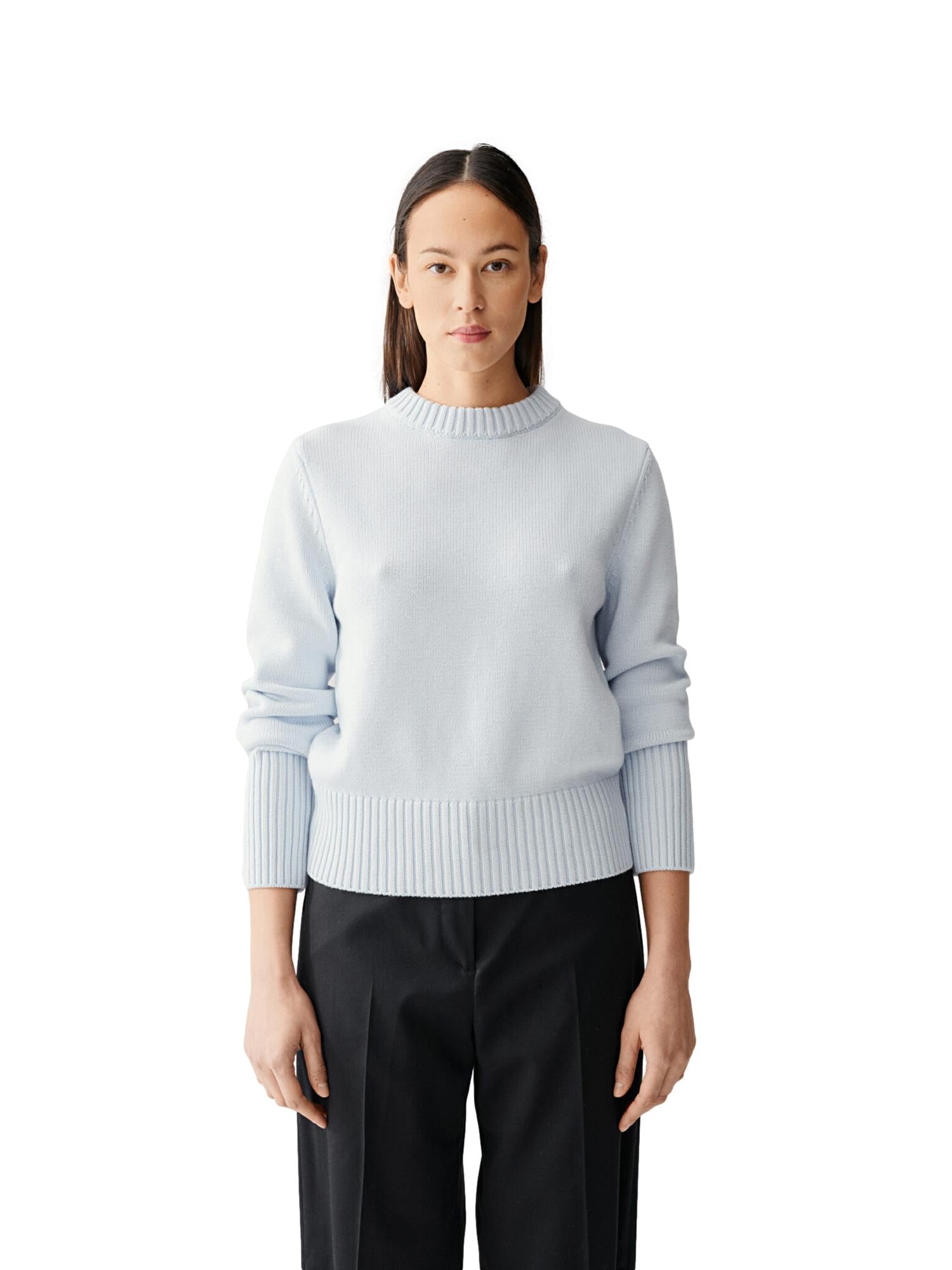 Julie Josephine Short Roundneck Sweater Genser Lyseblå - modostore.no