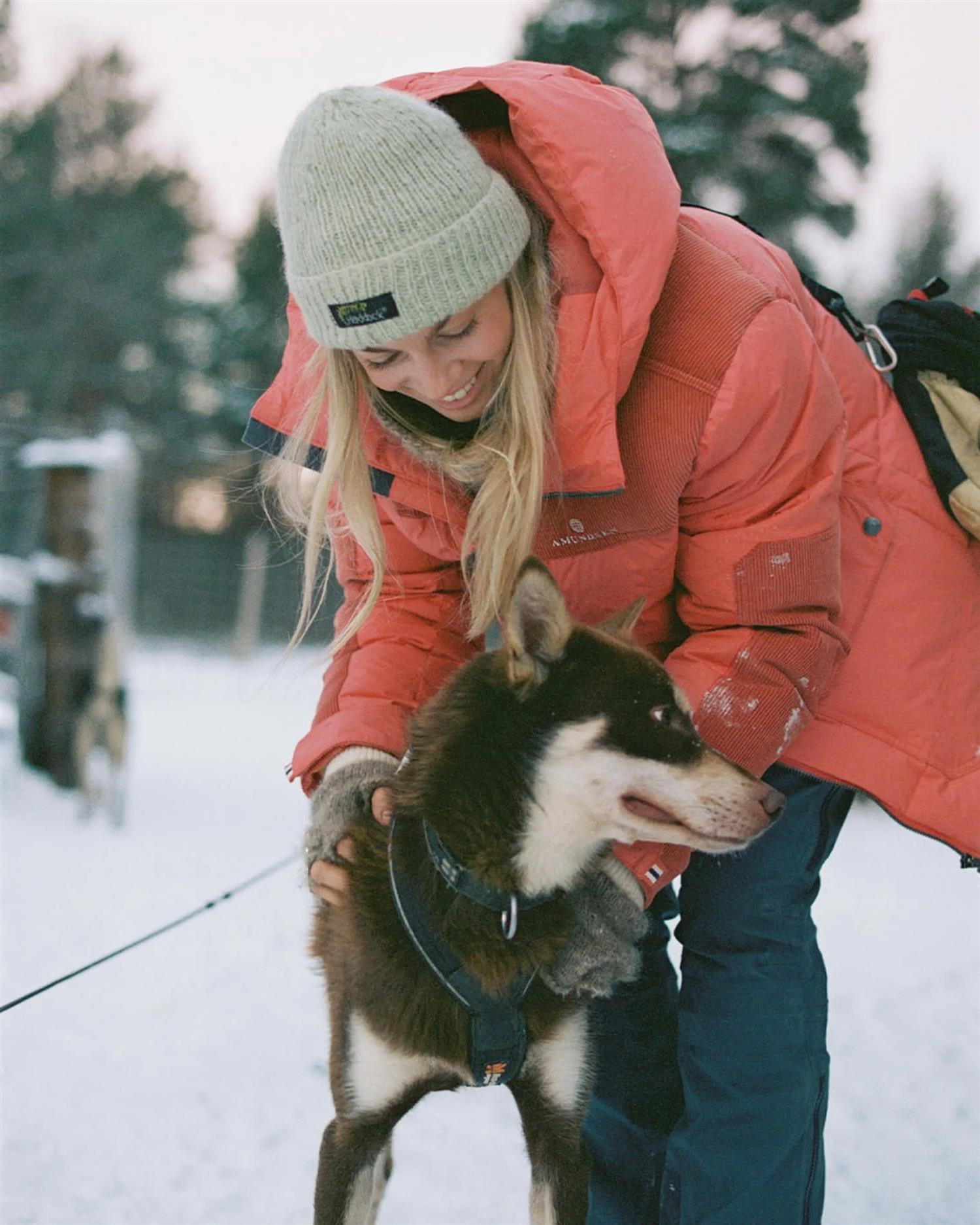 Amundsen Groomer Jacket Womens Jakke Rød - modostore.no