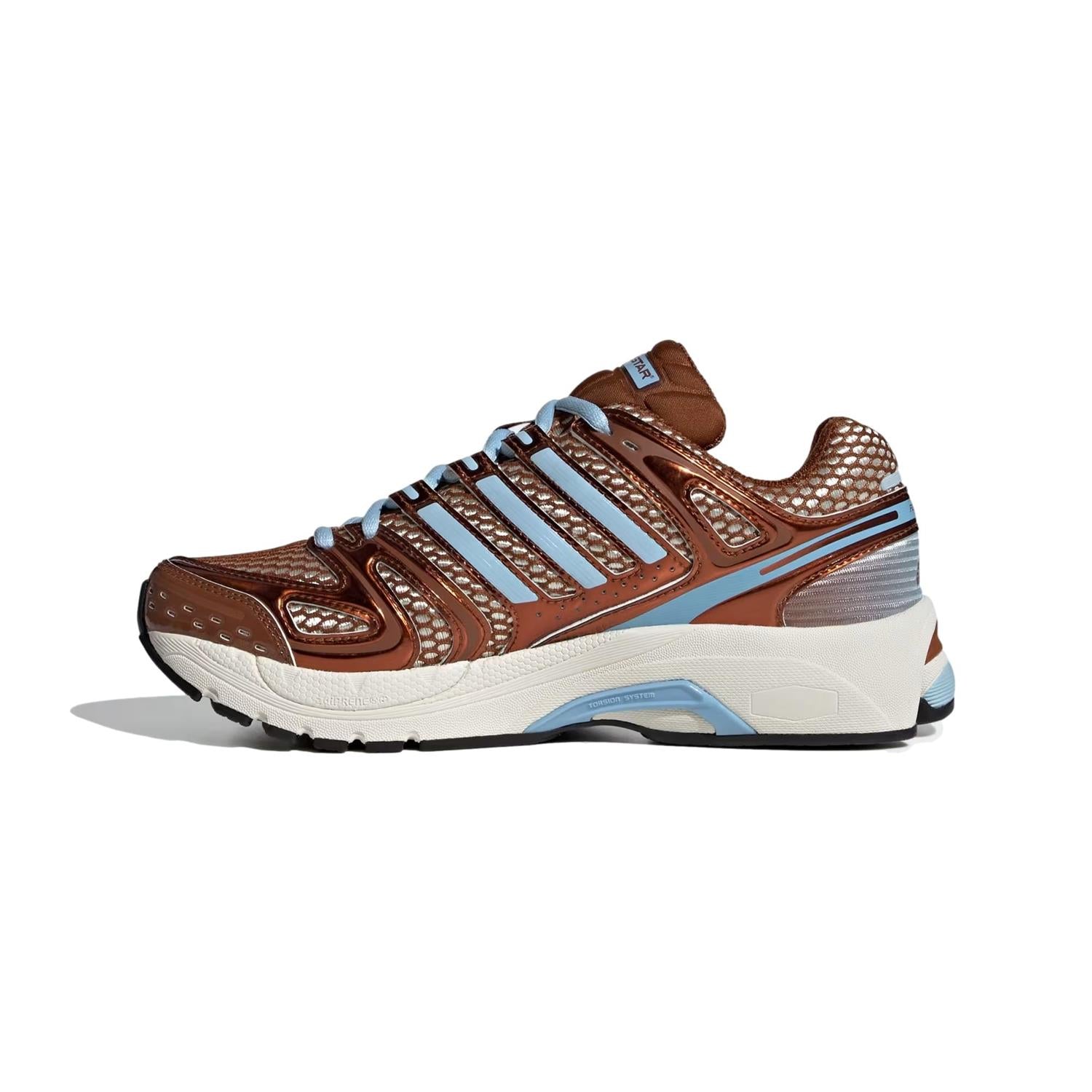 Brune Adidas Adistar Control 5 sko med komfortabel passform og sporty design, perfekt for trening og utendørsbruk.