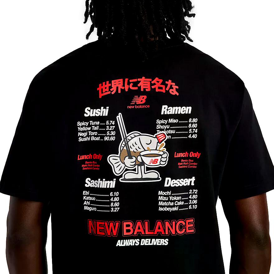 Sort New Balance Ramen T-skjorte med grafisk design, bomulls-T-skjorte for menn eller kvinner, komfortabel og stilig.