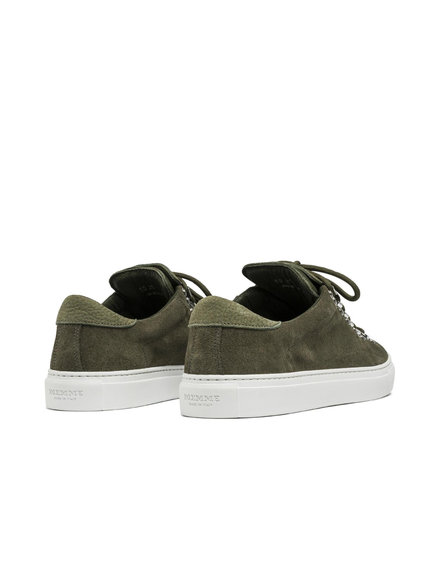 Diemme Marostica Low Sage Green suède sko i olivenfarge, casual lavt design med myk tekstur og komfortabel passform.