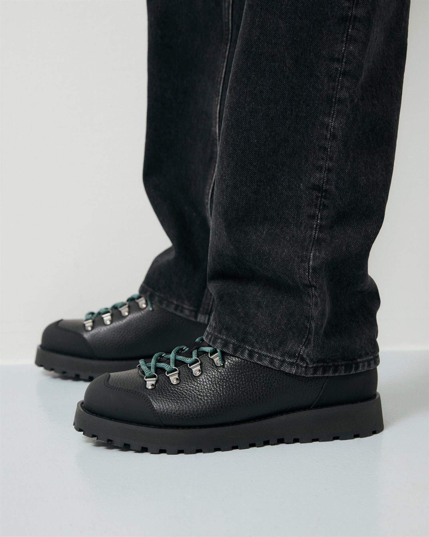 Garment Project Dune Low Black Tumbled Leather Sko Sort