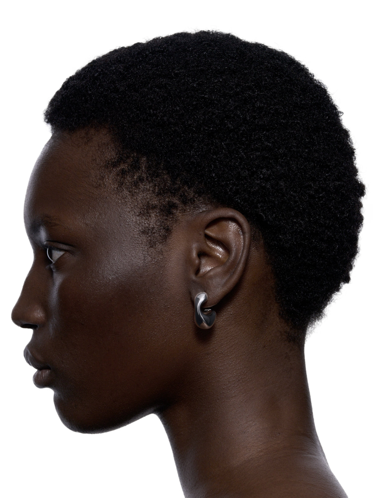Maria Black Dolphin Earrings Small Pair Øredobber Sølv - modostore.no