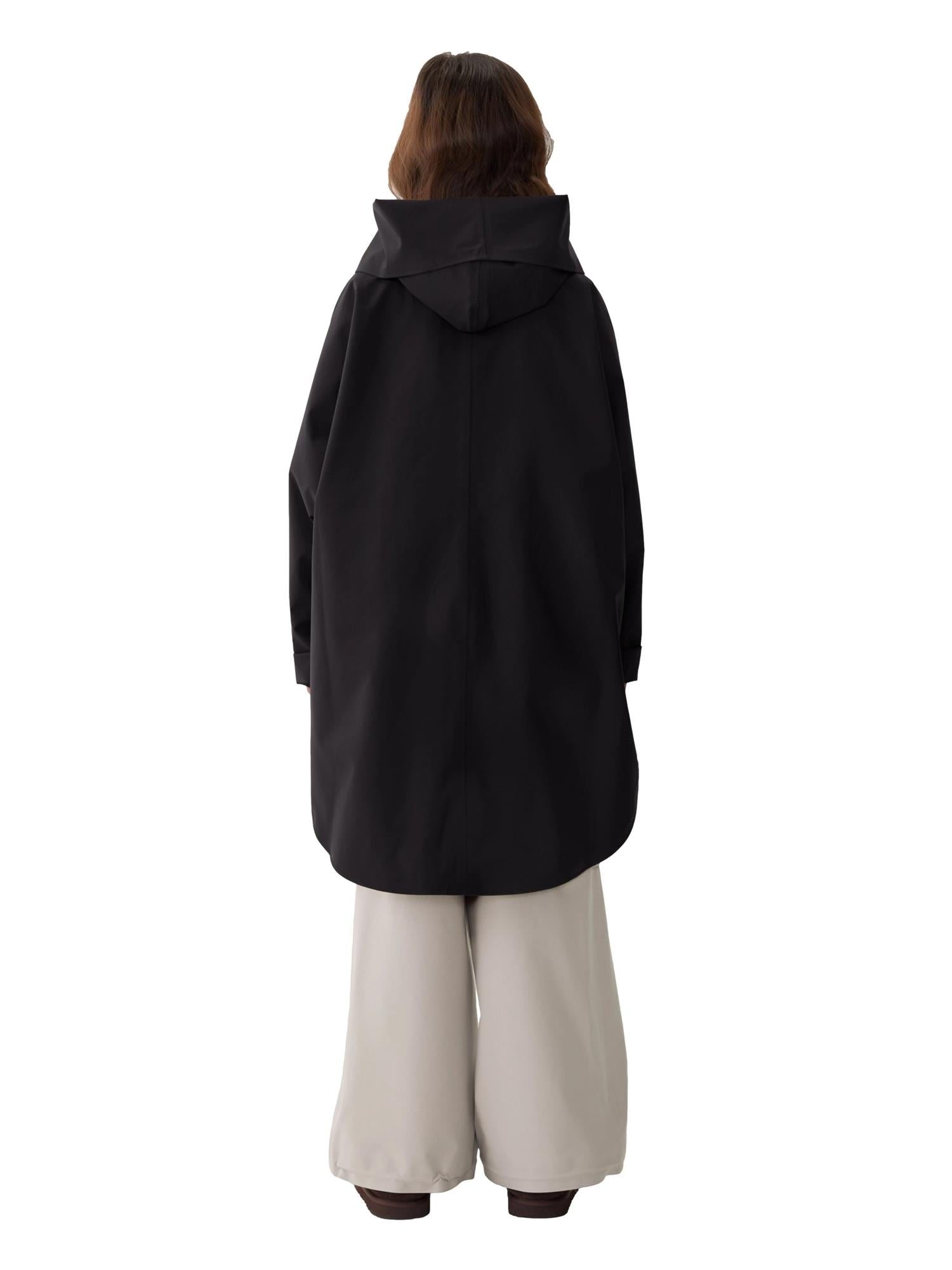 Blæst Bergen Mini Poncho Black Jakke Sort - modostore.no