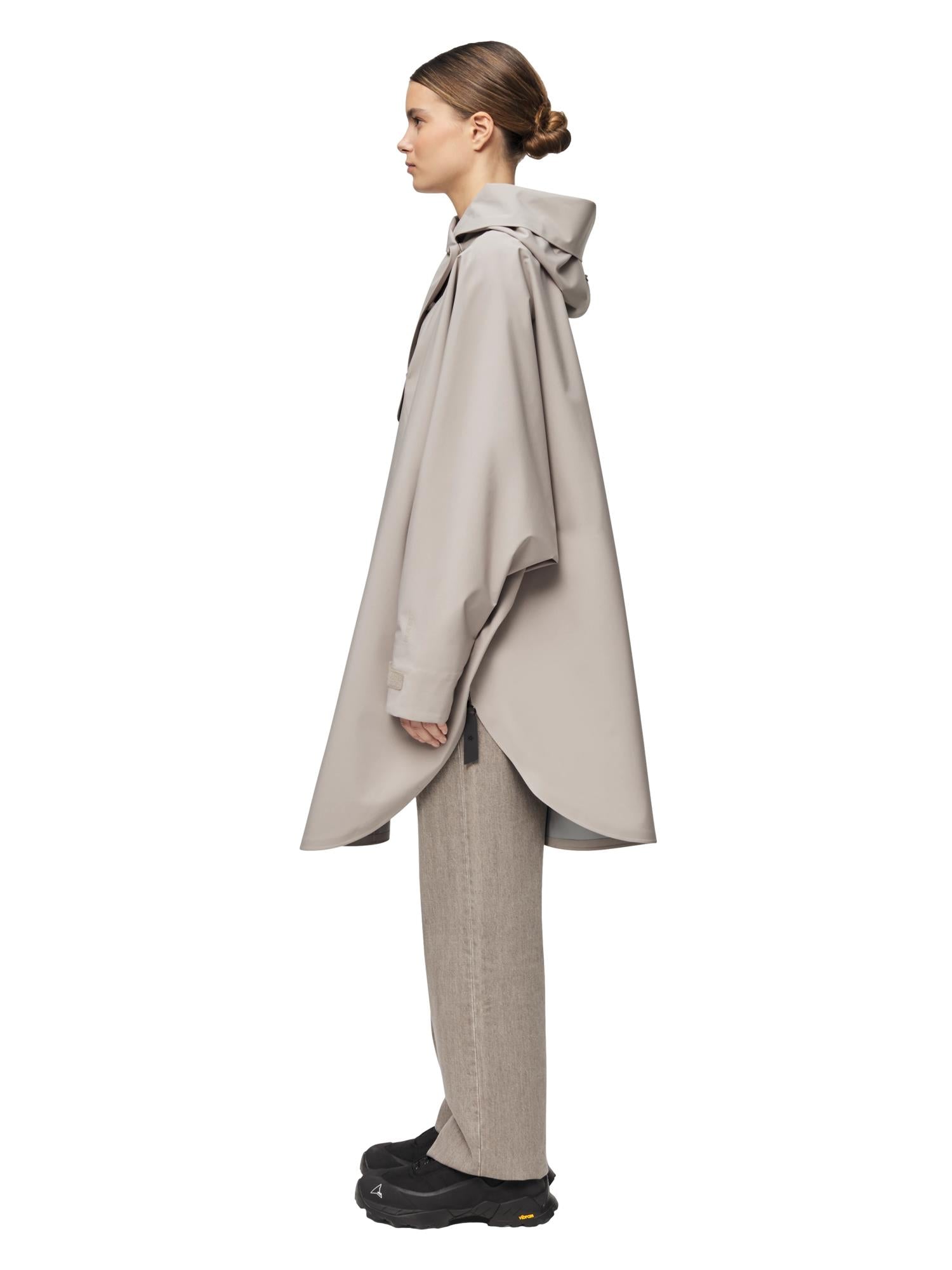 Blæst Bergen Poncho Low Tide Jakke Beige Grå