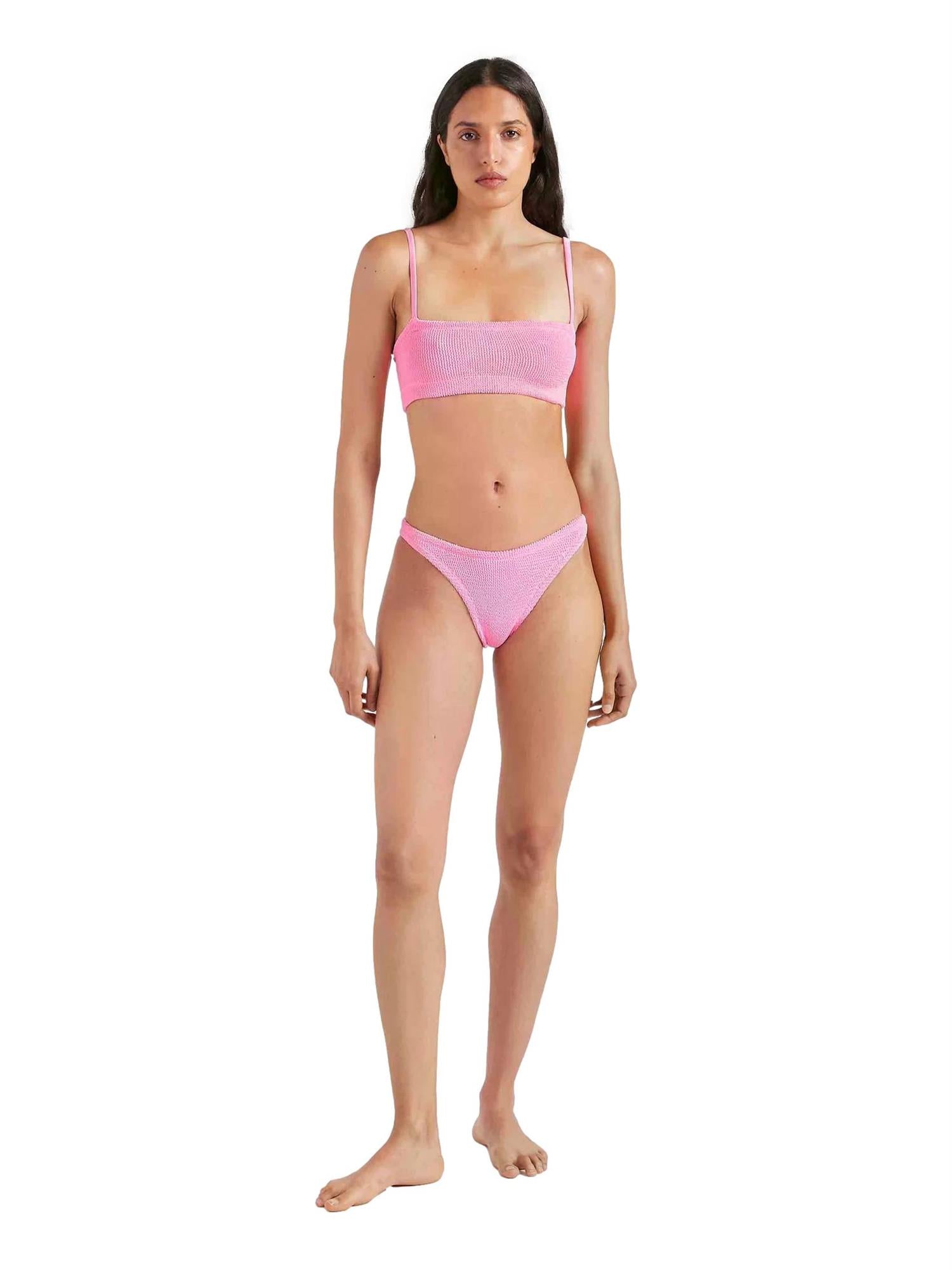 Hunza G Gigi bikini i rosa med bobleeffekt, myk stretchstoff og komfortabel passform, perfekt for sommerstrender.