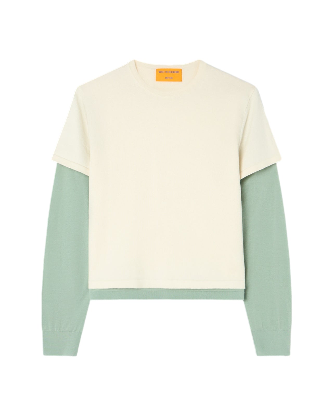 Guest In Residence lagvis Topp med grønn og off-white farge, myk bomullsdesign, casual stil, vises med tekstur og farger.