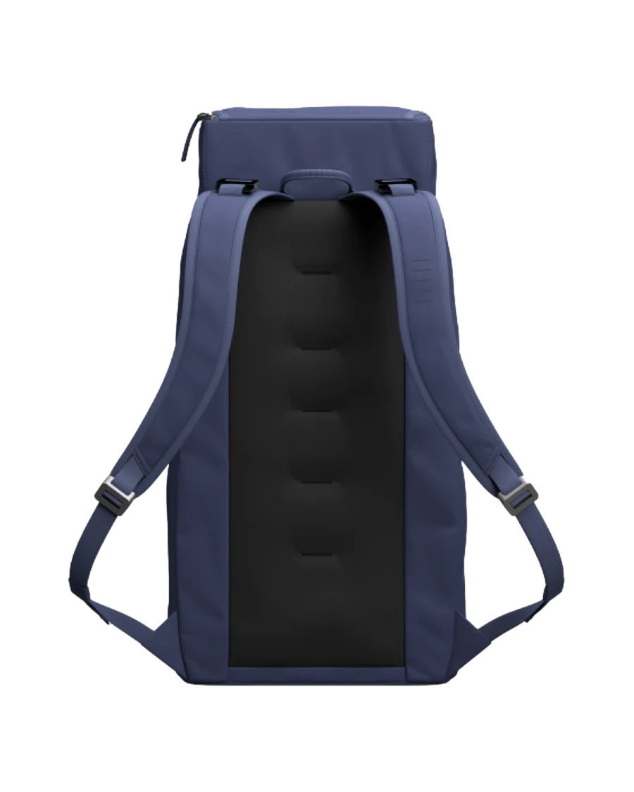 Douchebags DB Hugger Backpack 30L Blue Hour Sekk Mørkeblå - modostore.no