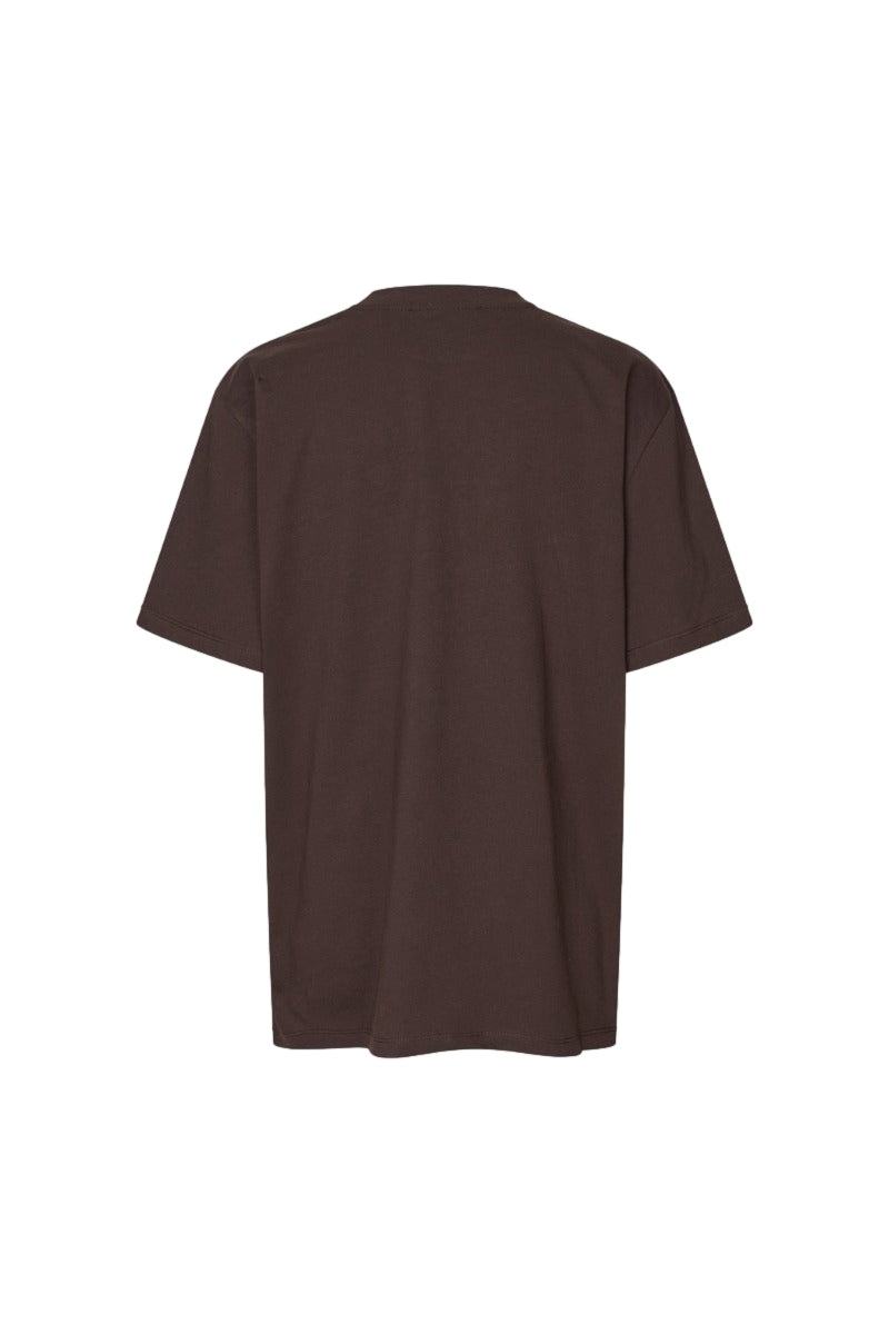 Mørkebrun ROTATE oversized jersey T-skjorte topp, myk bomullsblanding, avslappet passform og rund hals, sett fra front.