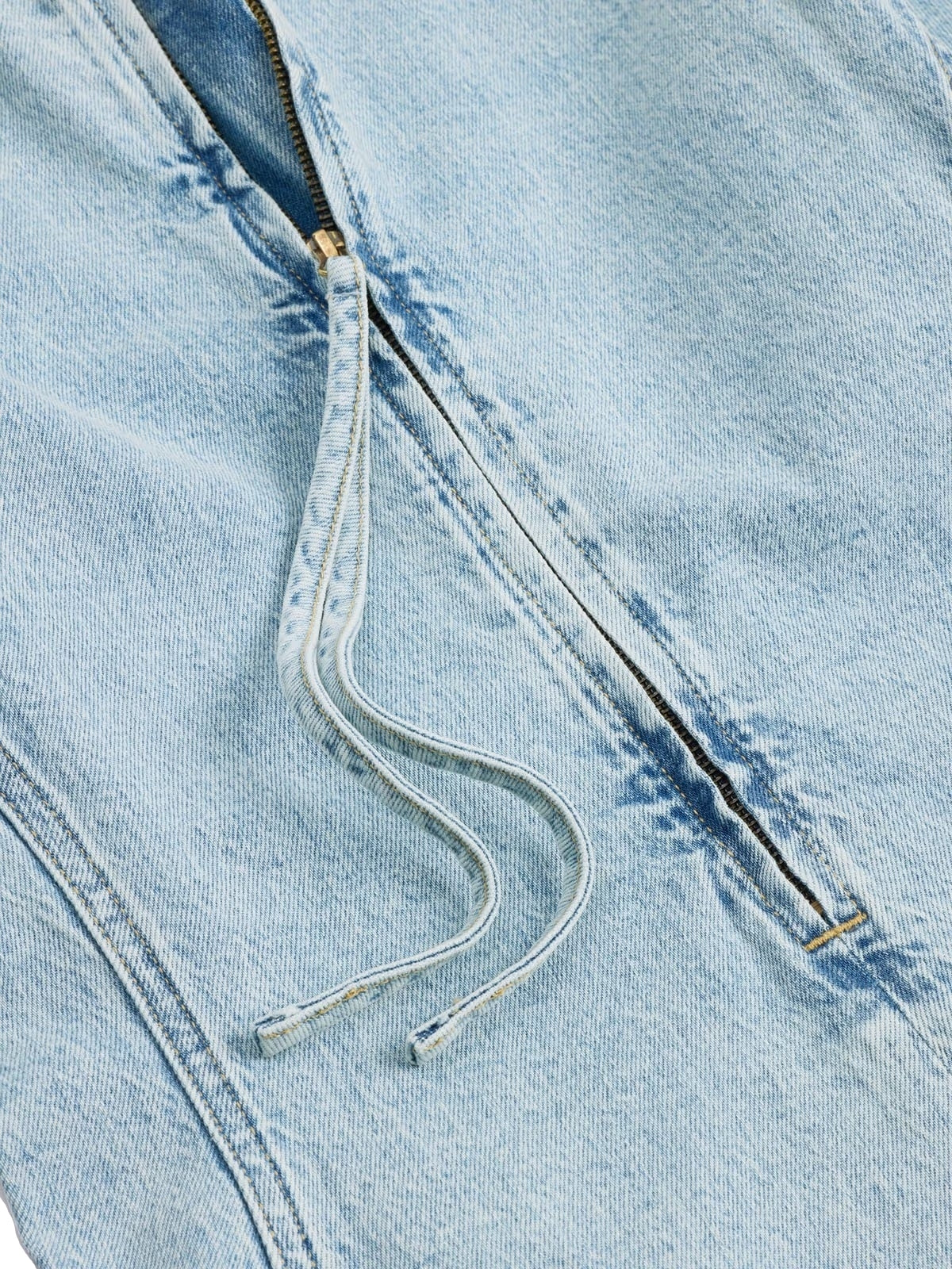 Holzweiler Short Denim Dress Kjole Lyseblå - modostore.no