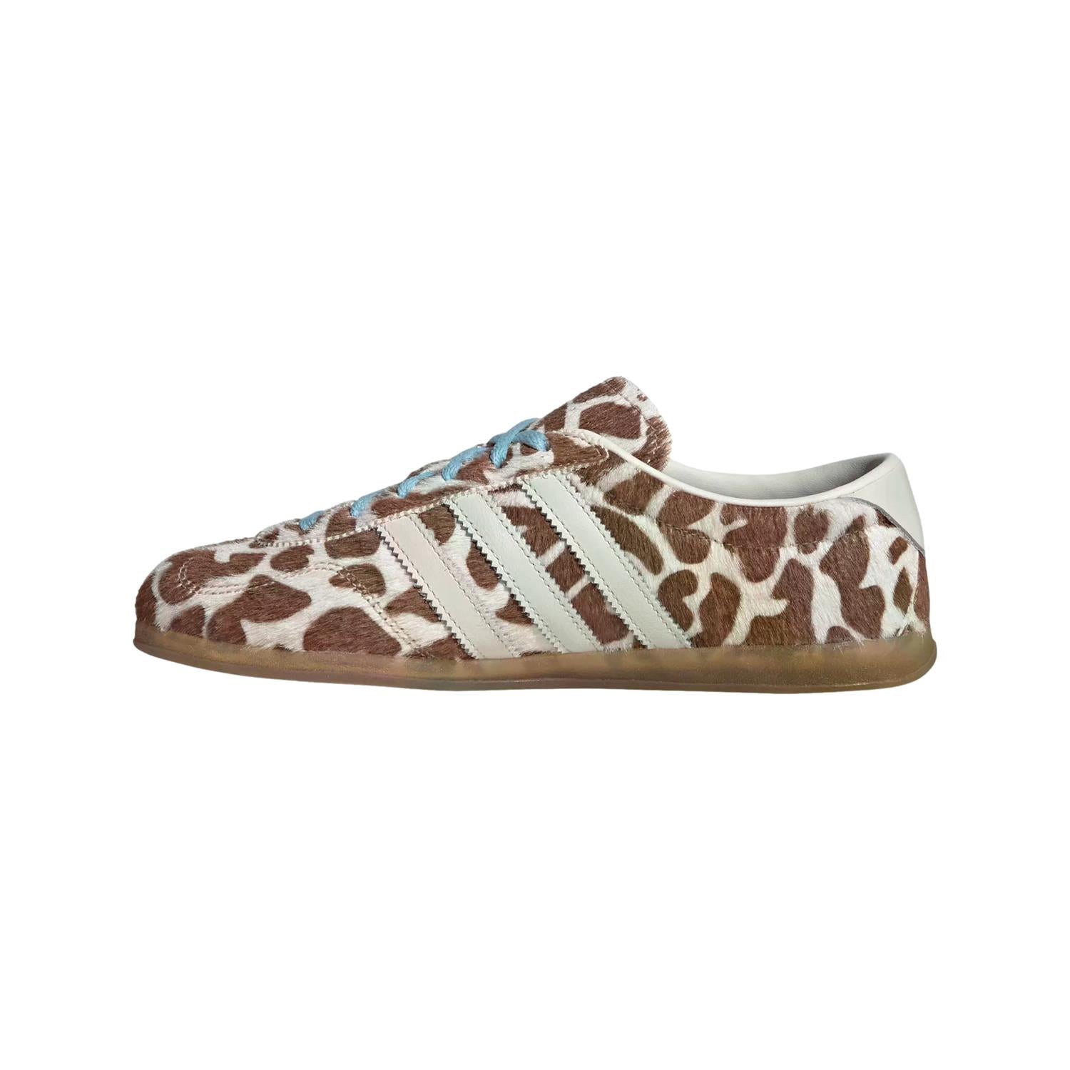 Adidas Gazelle Lo Pro W beige sneakers med mønster, lette og stilfulle damesko i beige med Adidas logo.