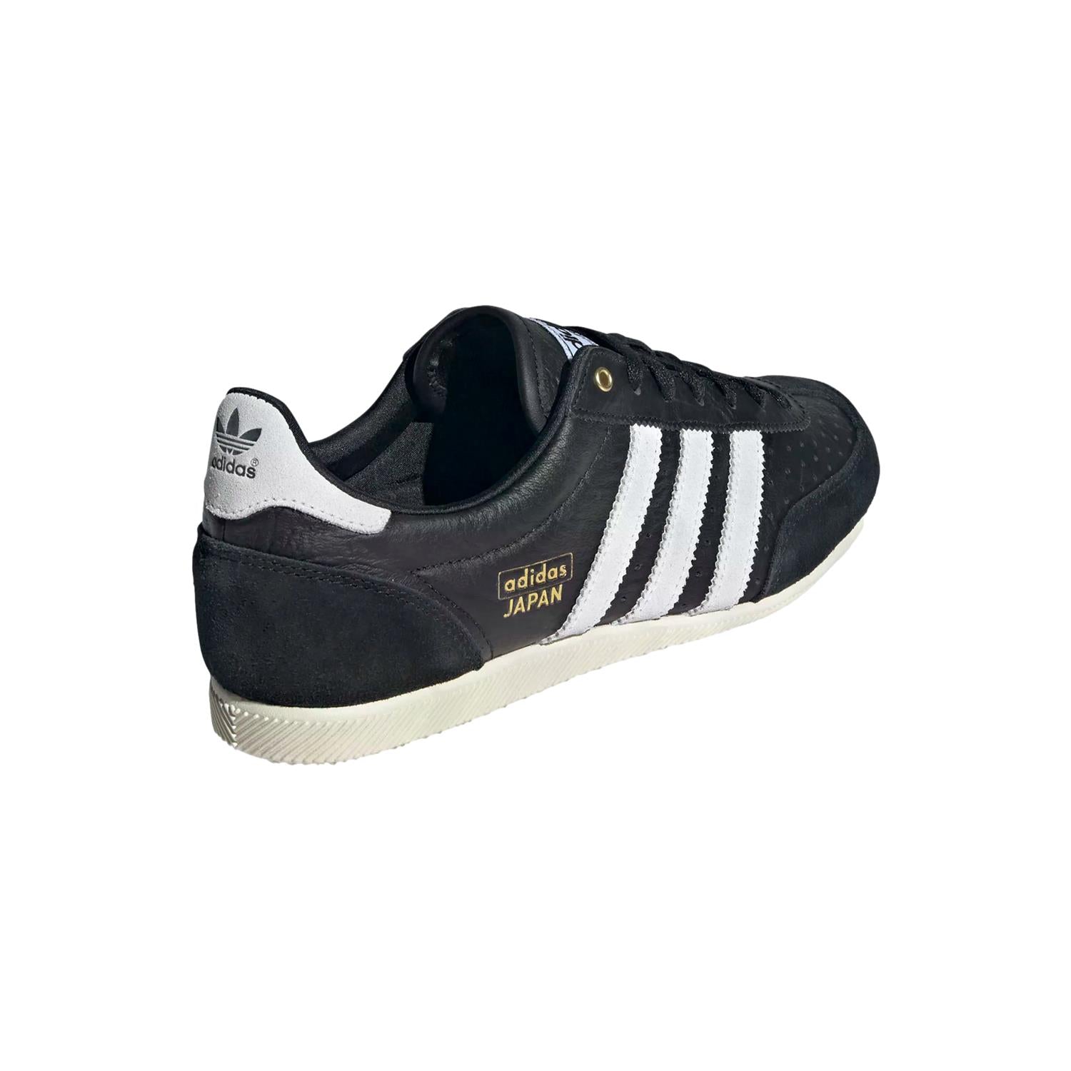 Sort Adidas Japan W IH5490 sko med moderne design og komfortabel passform, vist fra siden.