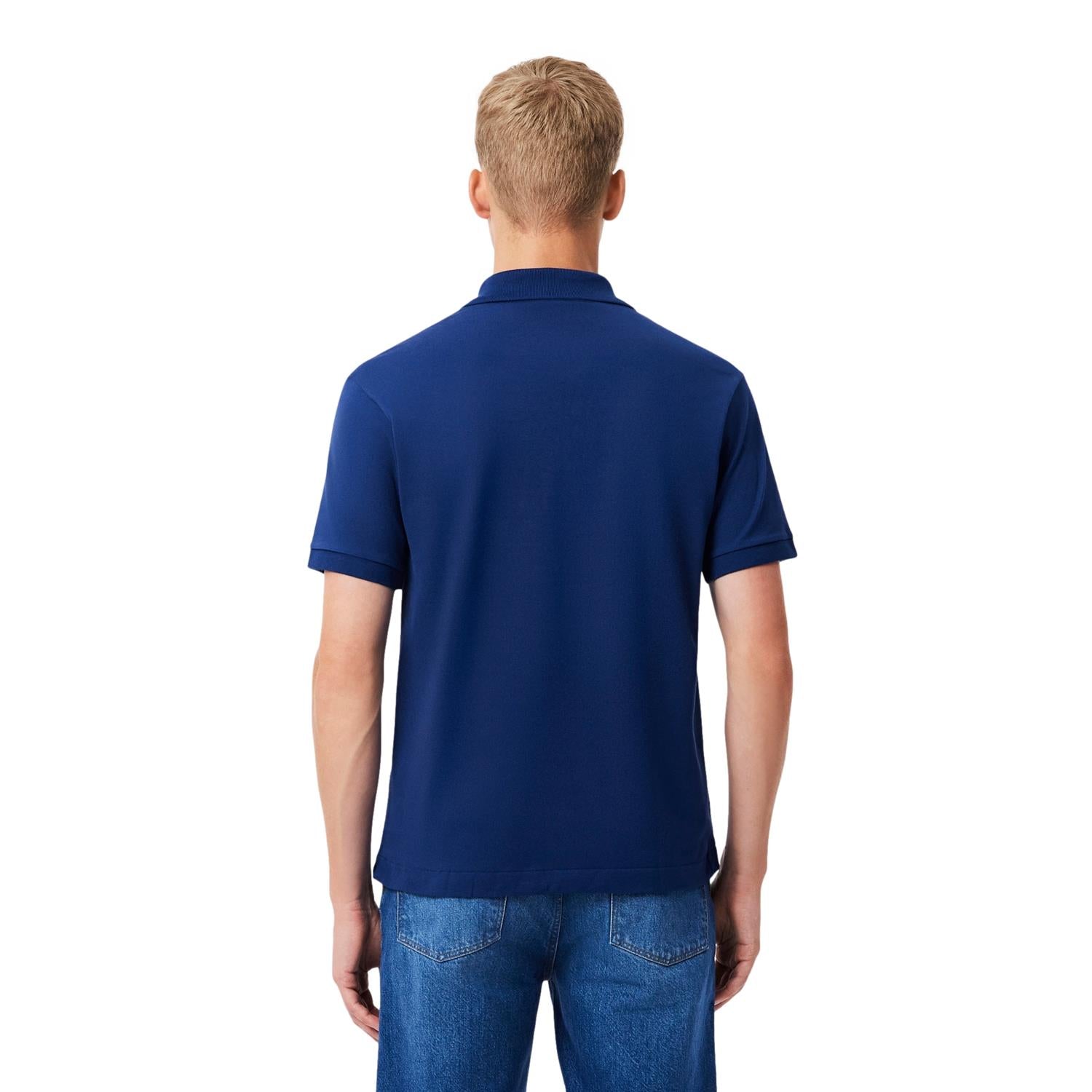Lacoste klassisk fit original polo T-skjorte i marineblå med krage og logo, komfortabel bomullsdesign.