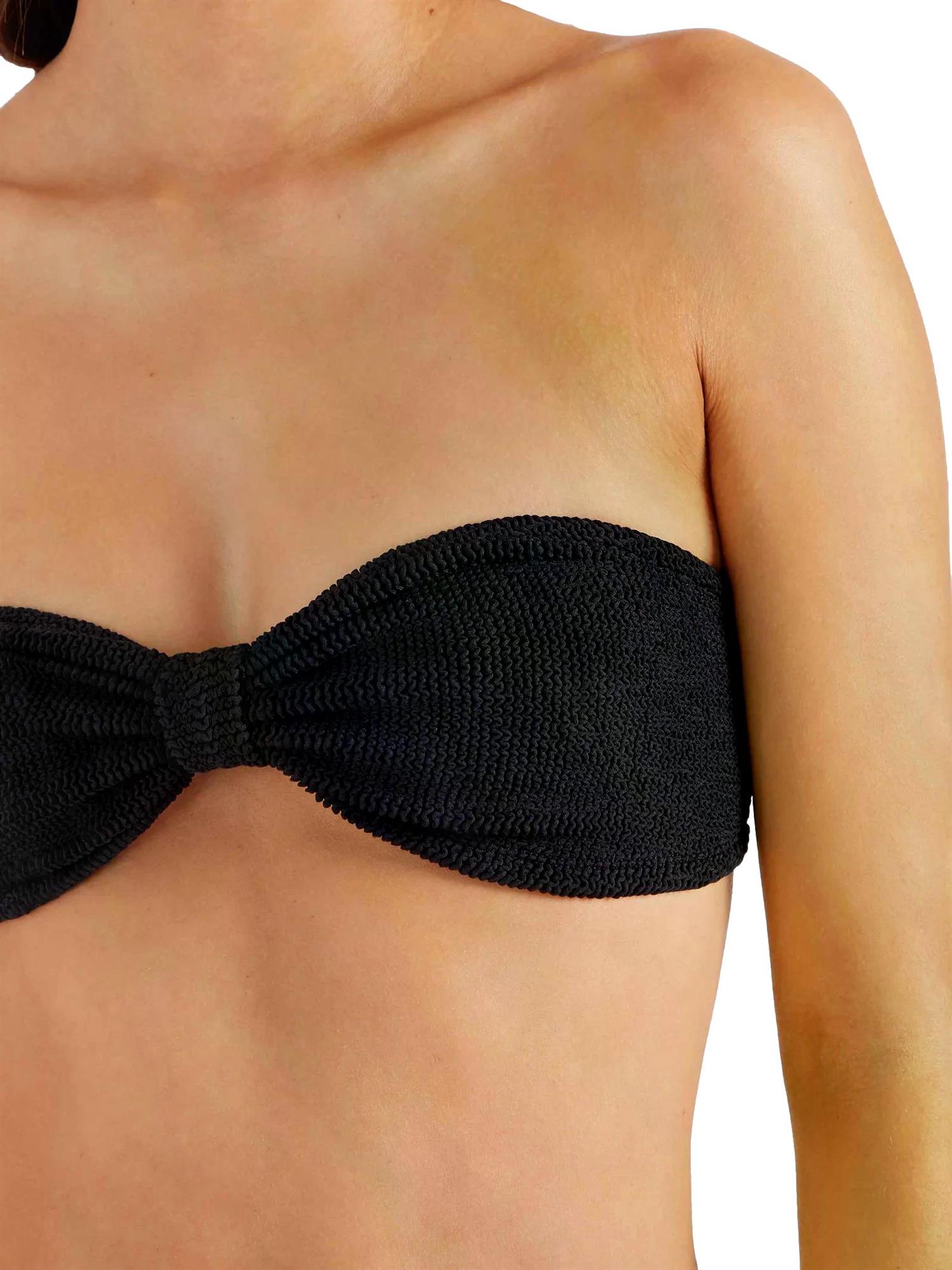 Sort Hunza G jean bikini med tettsittende design og stretchstoff, perfekt for sommerstrender og svømming.