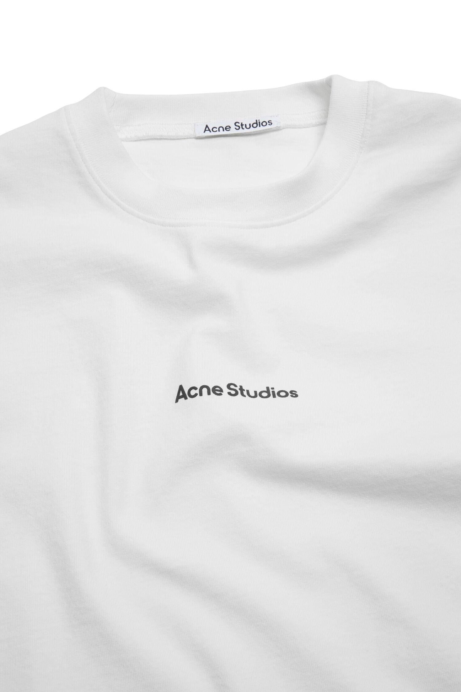 Acne New Logo Tee T-shirt Melkehvit - modostore.no