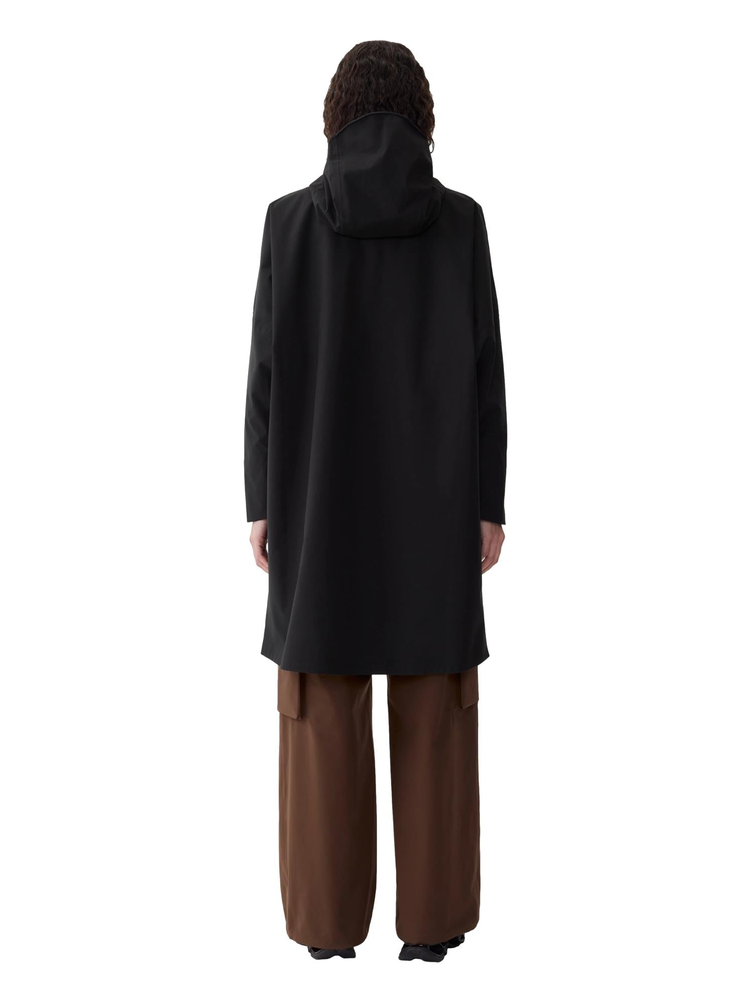 Blæst Aalesund Poncho Black Jakke Sort - modostore.no