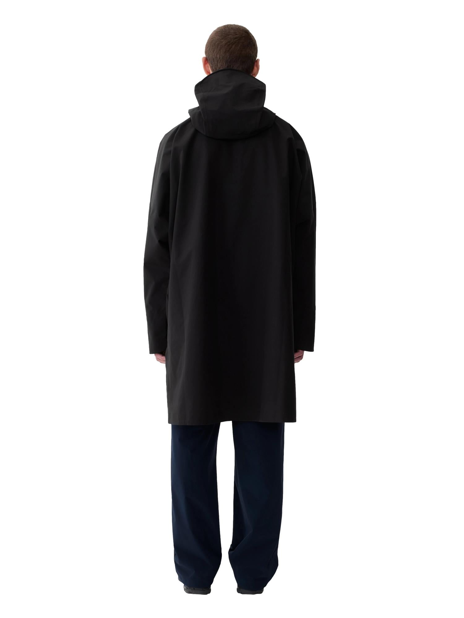 Blæst Aalesund Poncho Black Jakke Sort - modostore.no