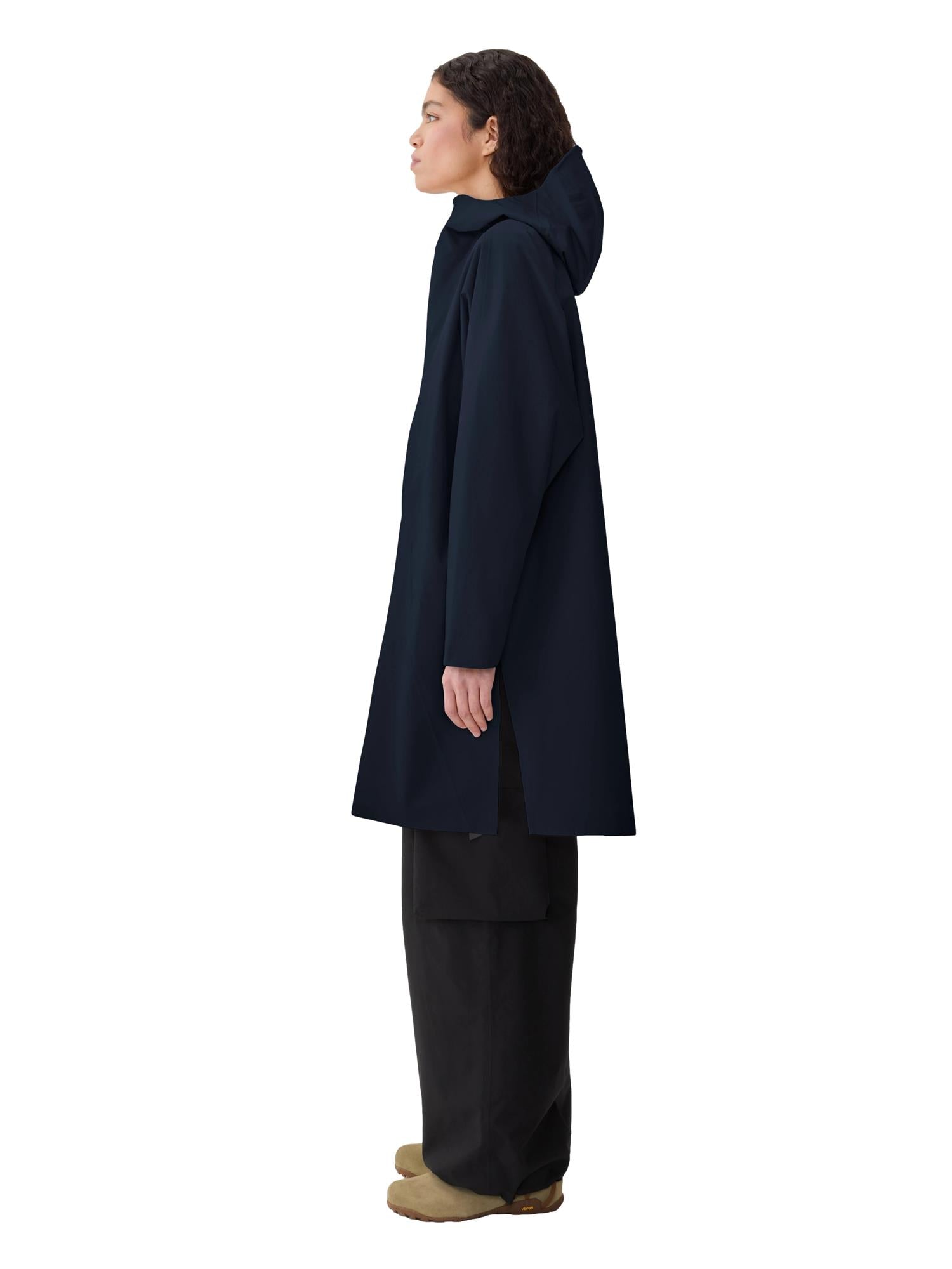 Blæst Aalesund Poncho Dark Navy Jakke Navy - modostore.no