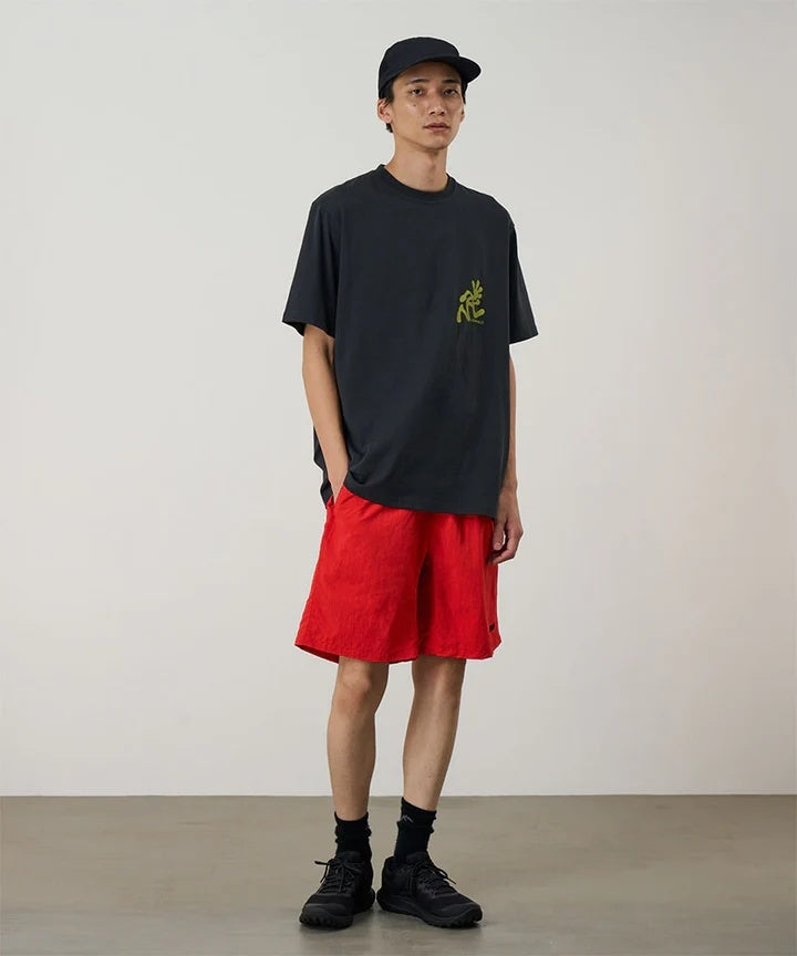 Oransje Gramicci nylon Reef shorts med lommer, casual og komfortabelt sommershorts for menn.