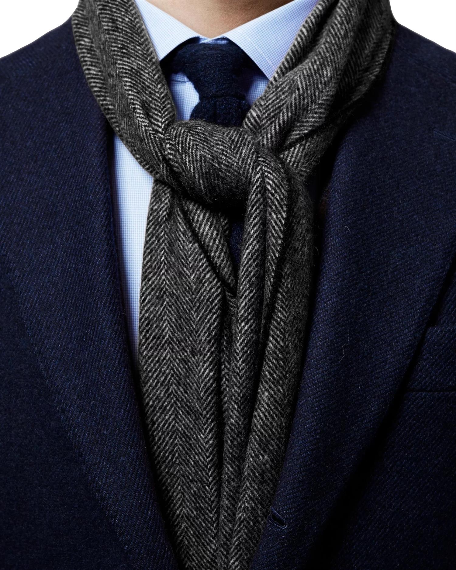 Eton Herringbone Merino Scarf Skjerf Sort - modostore.no