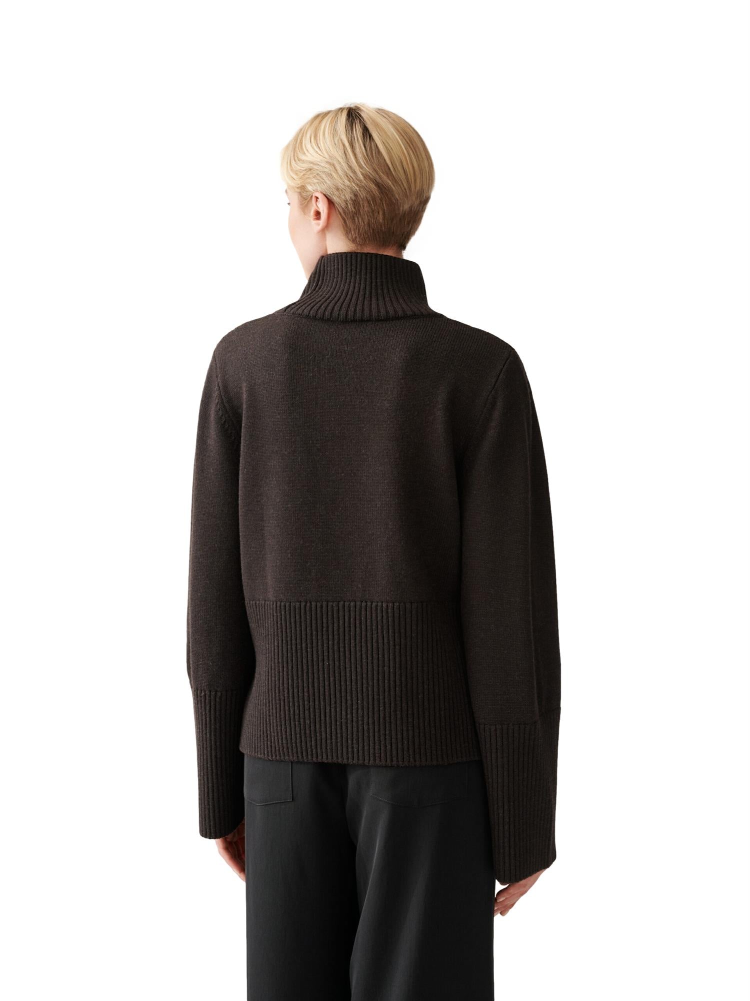 Julie Josephine High Neck Wool Sweater Genser Mørkebrun - modostore.no