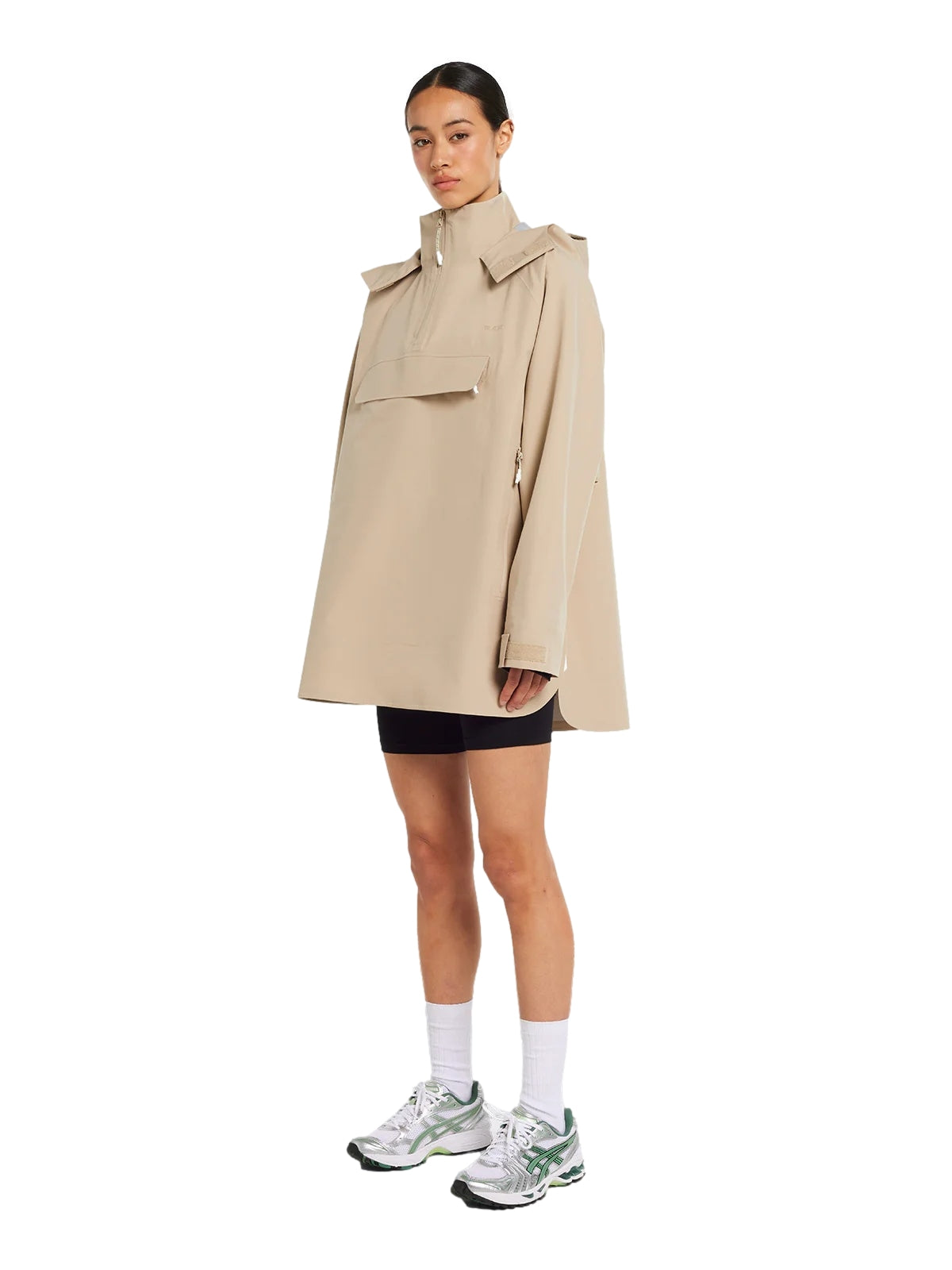 Blæst Voss Poncho Jakke Beige - modostore.no