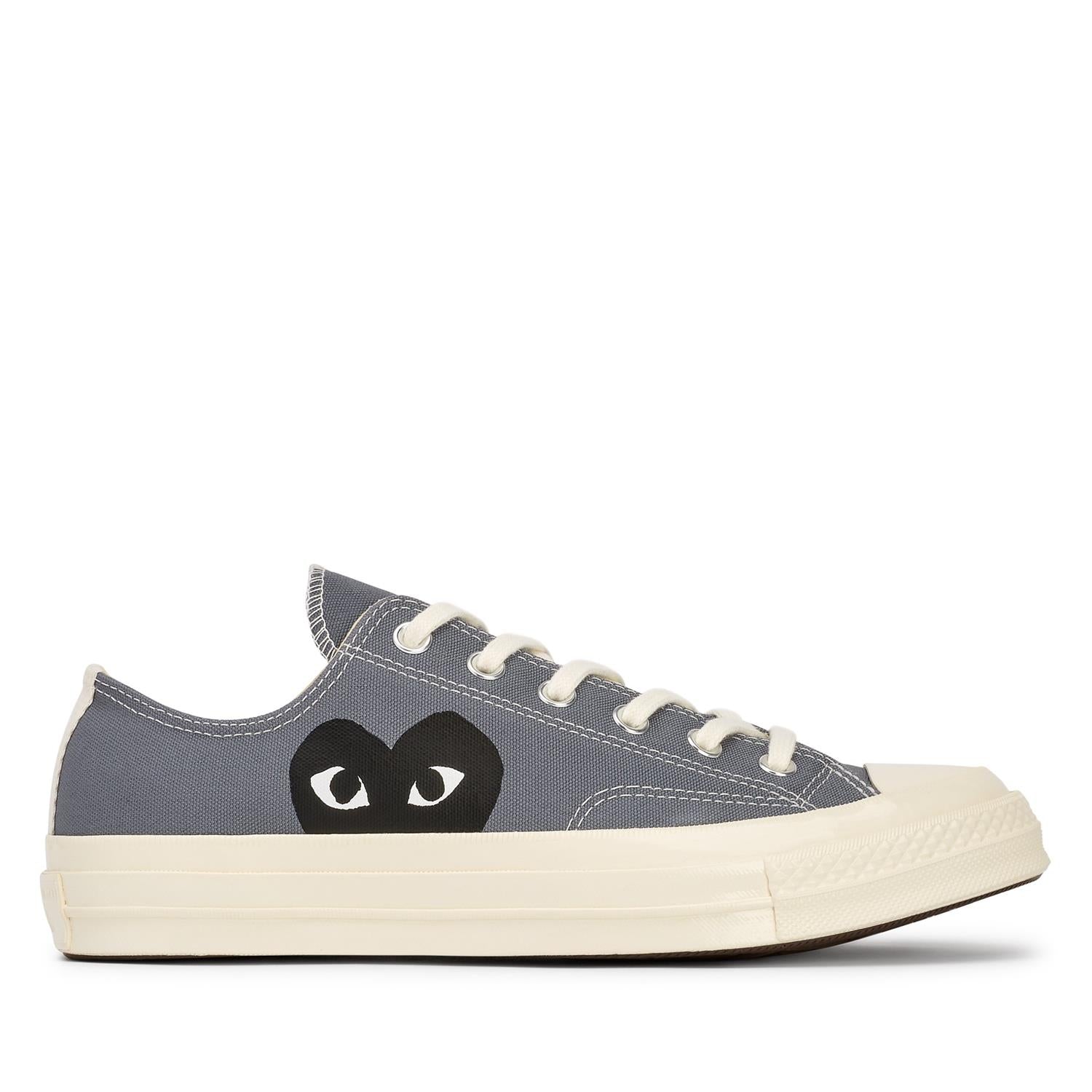 Comme des Garcons Play x Converse CDG Big Heart LOW Top Grey Sko Grå - modostore.no