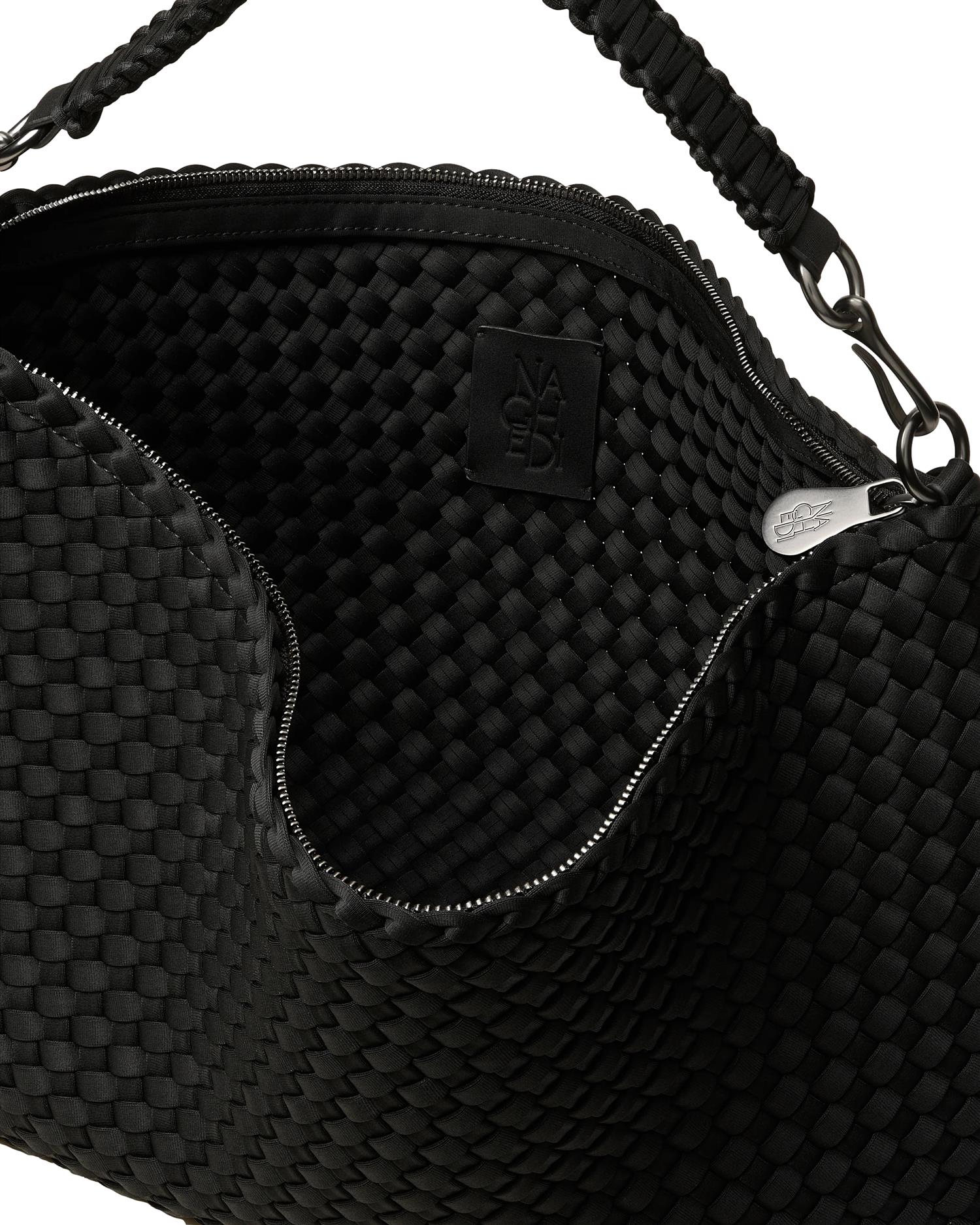 Naghedi Porto Medium Half-Moon Onyx Veske Sort - modostore.no