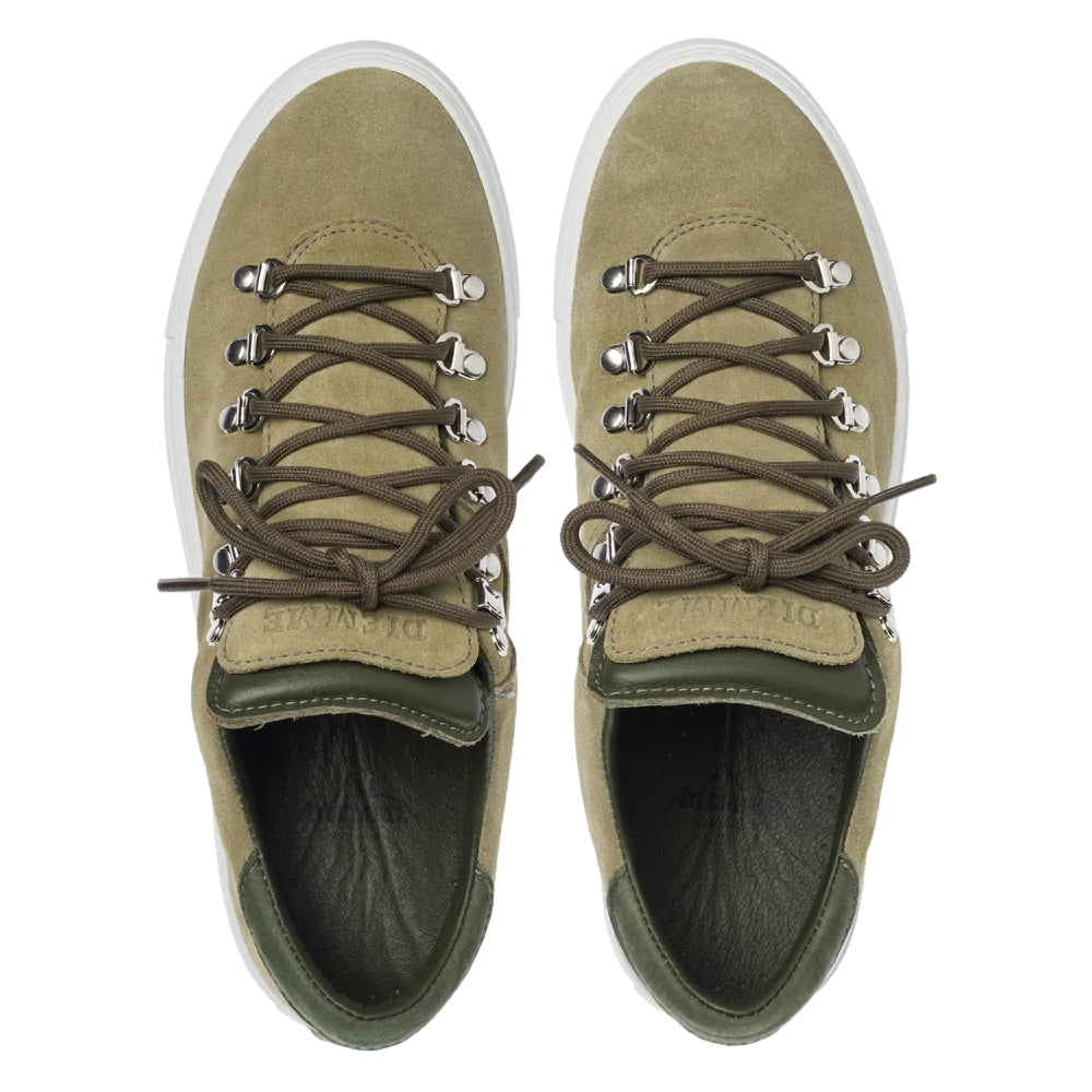 Diemme Marostica Low Olive skomodell i olivenfarget semsket skinn, lav profil og komfortabel passform.