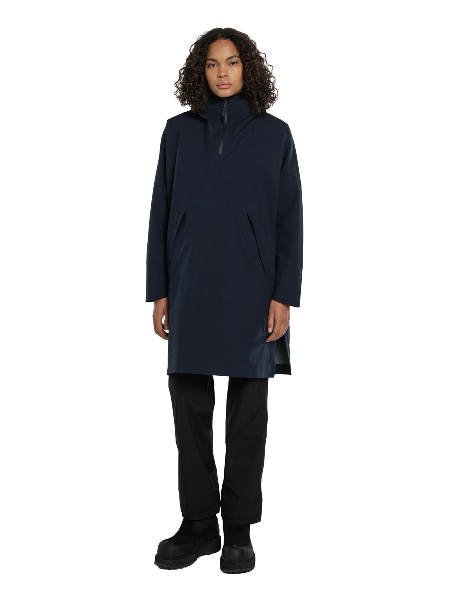 Blæst Aalesund Poncho Dark Navy Jakke Navy - modostore.no