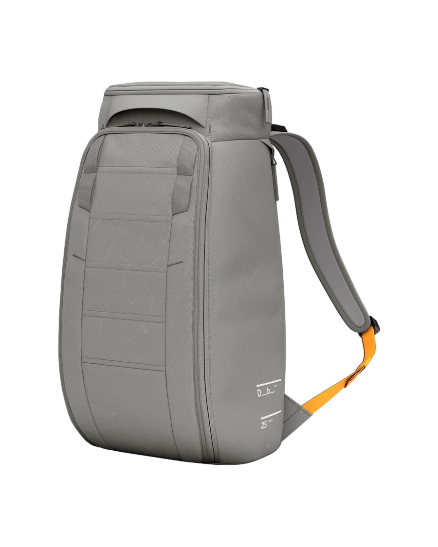 Douchebags DB Hugger Backpack 20L Sand Grey Sekk Grå - modostore.no