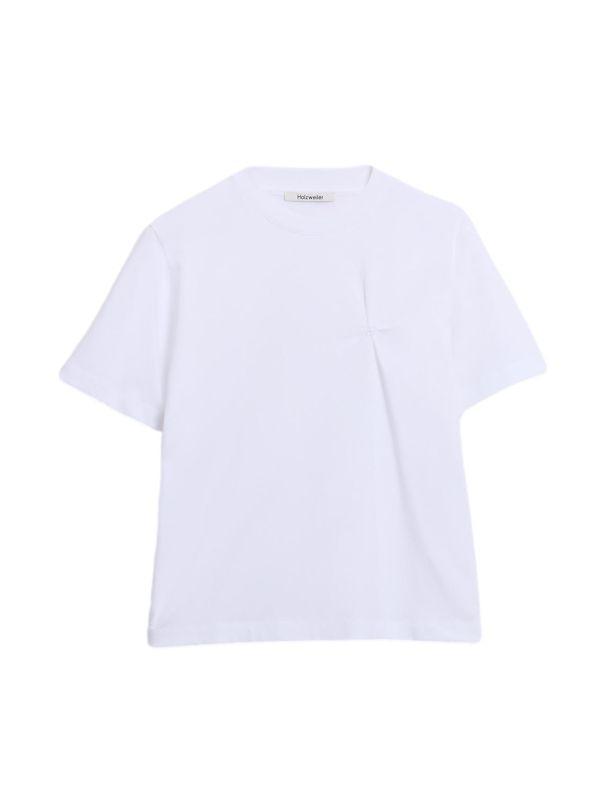 Holzweiler Tina Tee T-skjorte i hvit med enkel design og rund hals, vist på modell.