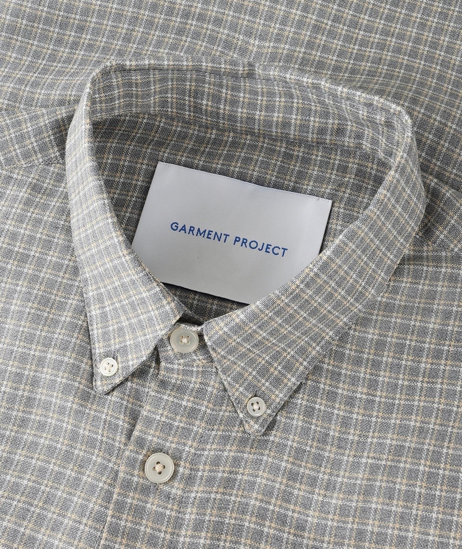 Garment Project avslappet langermet skjorte med grå rutemønster, button-down krage og komfortabel passform