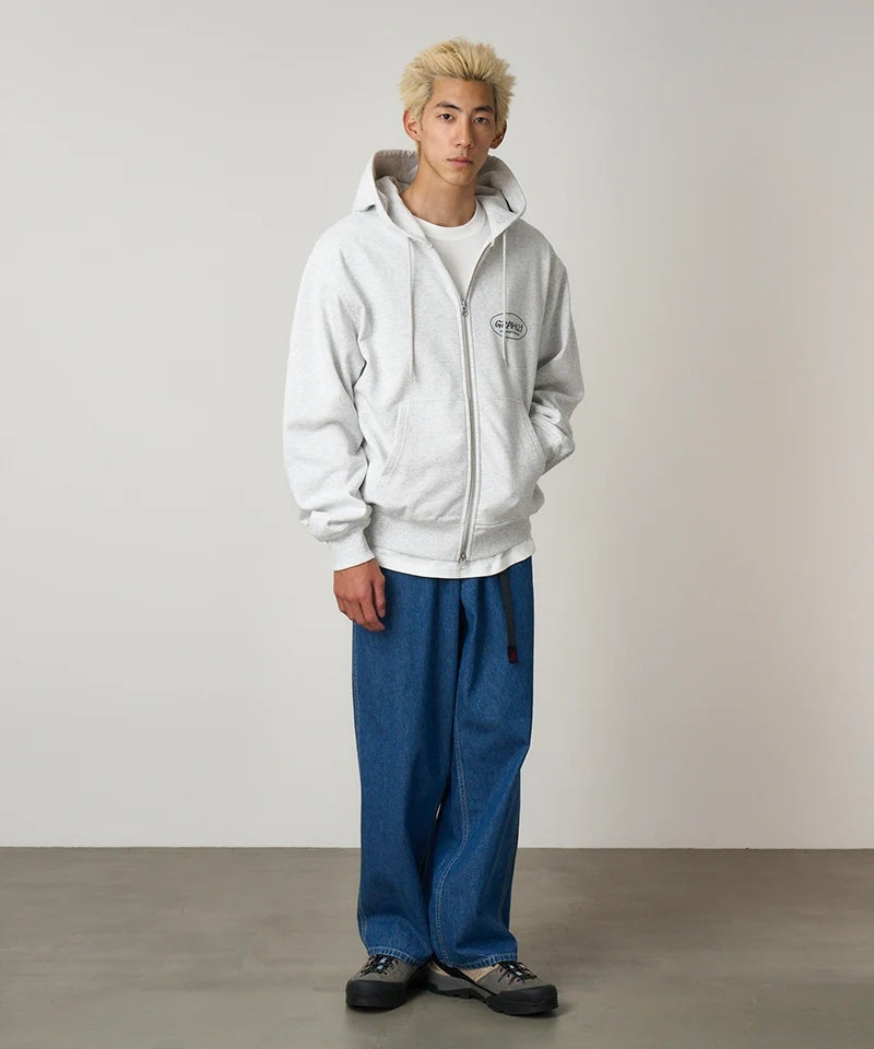 Gramicci ORIGINAL FREEDOM Zip Hettejakke i lys grå melert, komfortabel og casual sweatshirt med hette og glidelås.