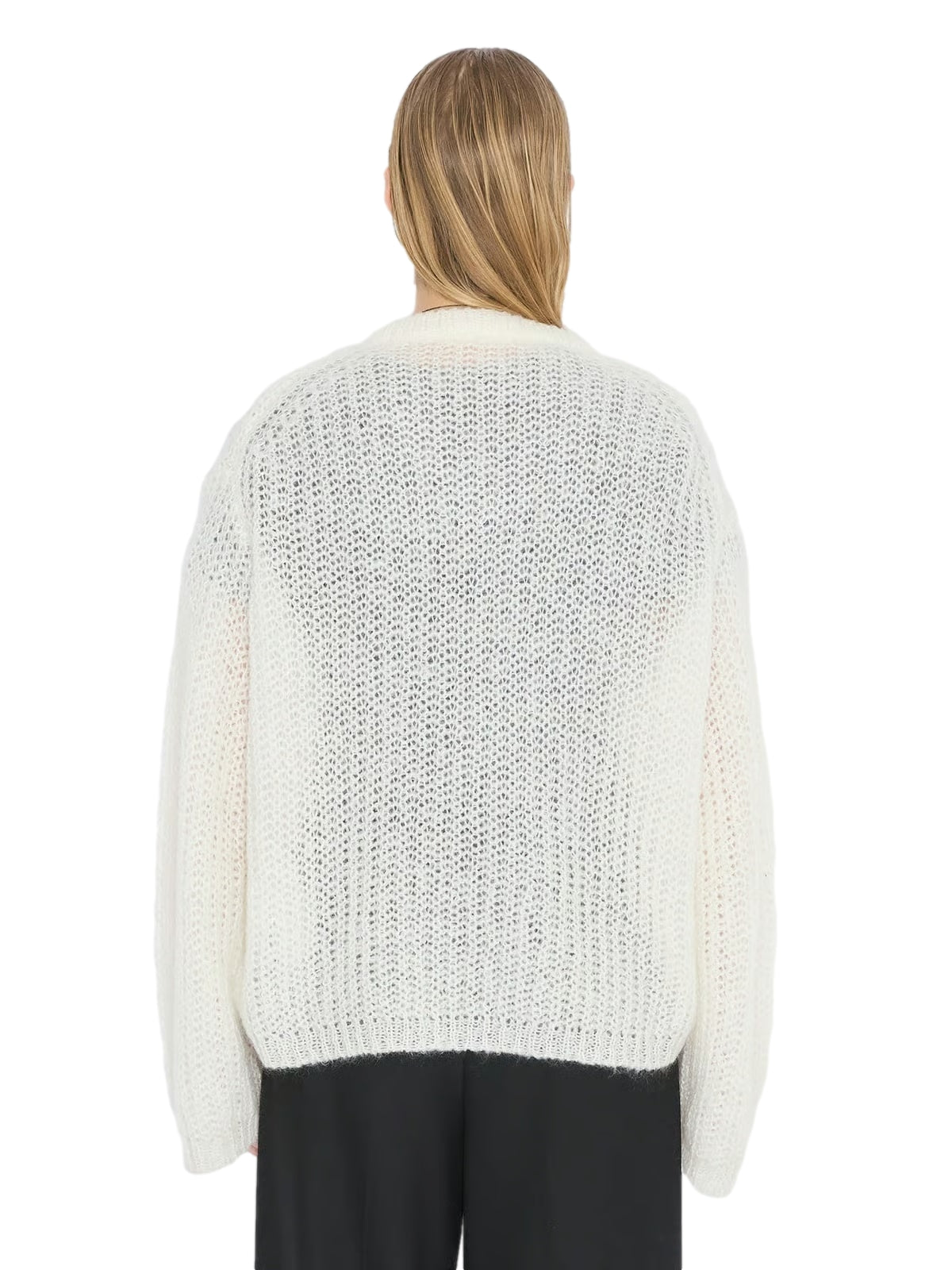Holzweiler Boxy Mohair V-halsgenser i off-white, myk og chunky med løs passform, vist på en modell.