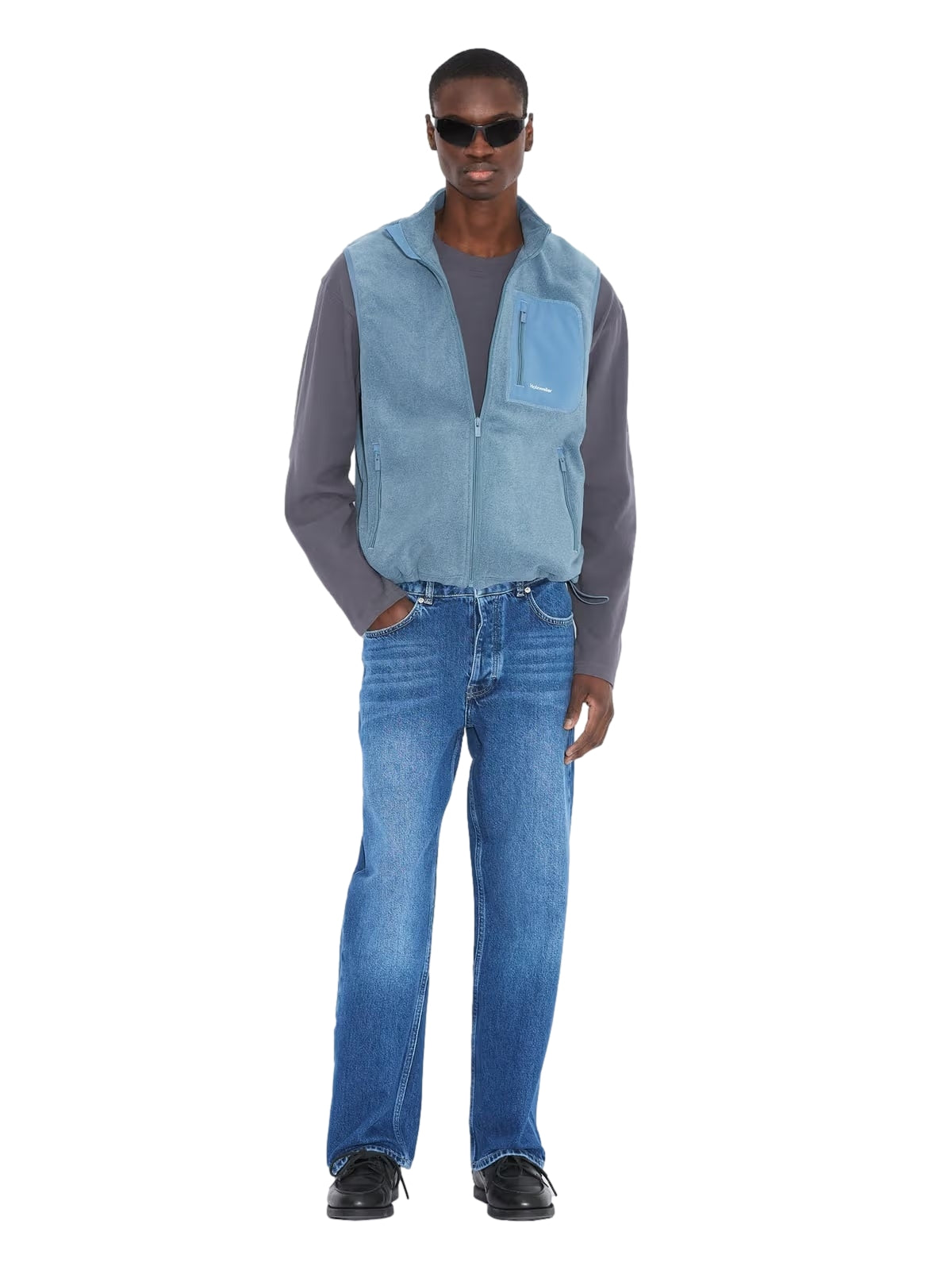 Holzweiler regular fleece vest i blått, vises på bildet, med mykt stoff og komfortabel passform.