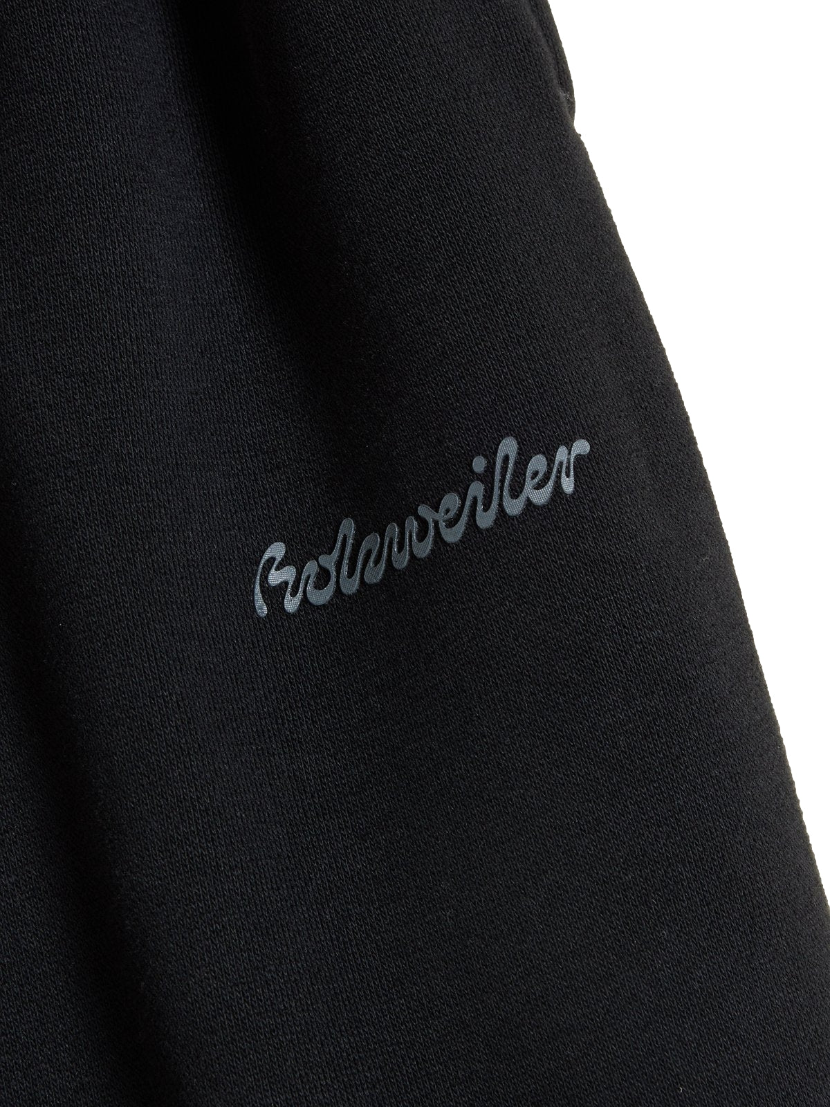 Sort Holzweiler W Regular Trouser bukse med rett passform og klassisk design, vist på modell.