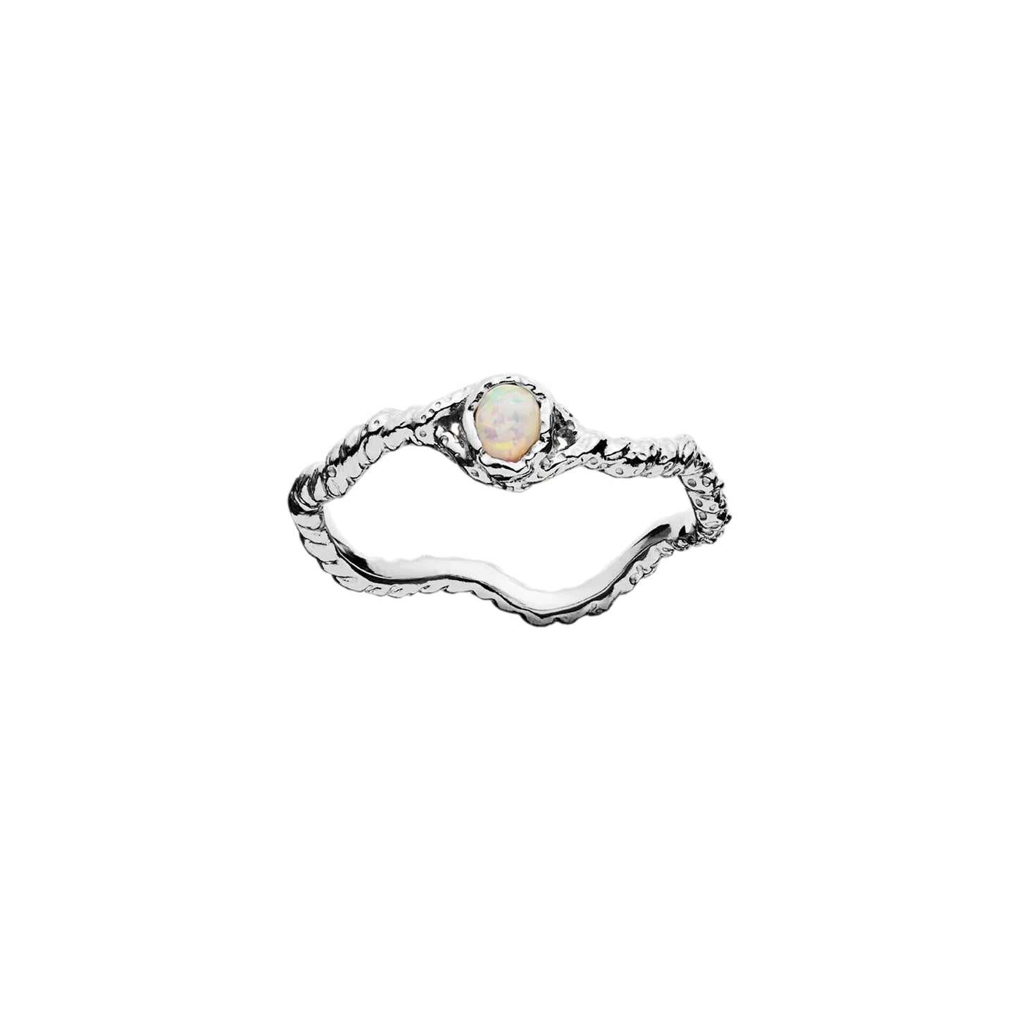Sølv Maanesten Lisa ring med elegant design, vist på et hvitt bakgrunn, fokusert på ringens detaljer og finish.