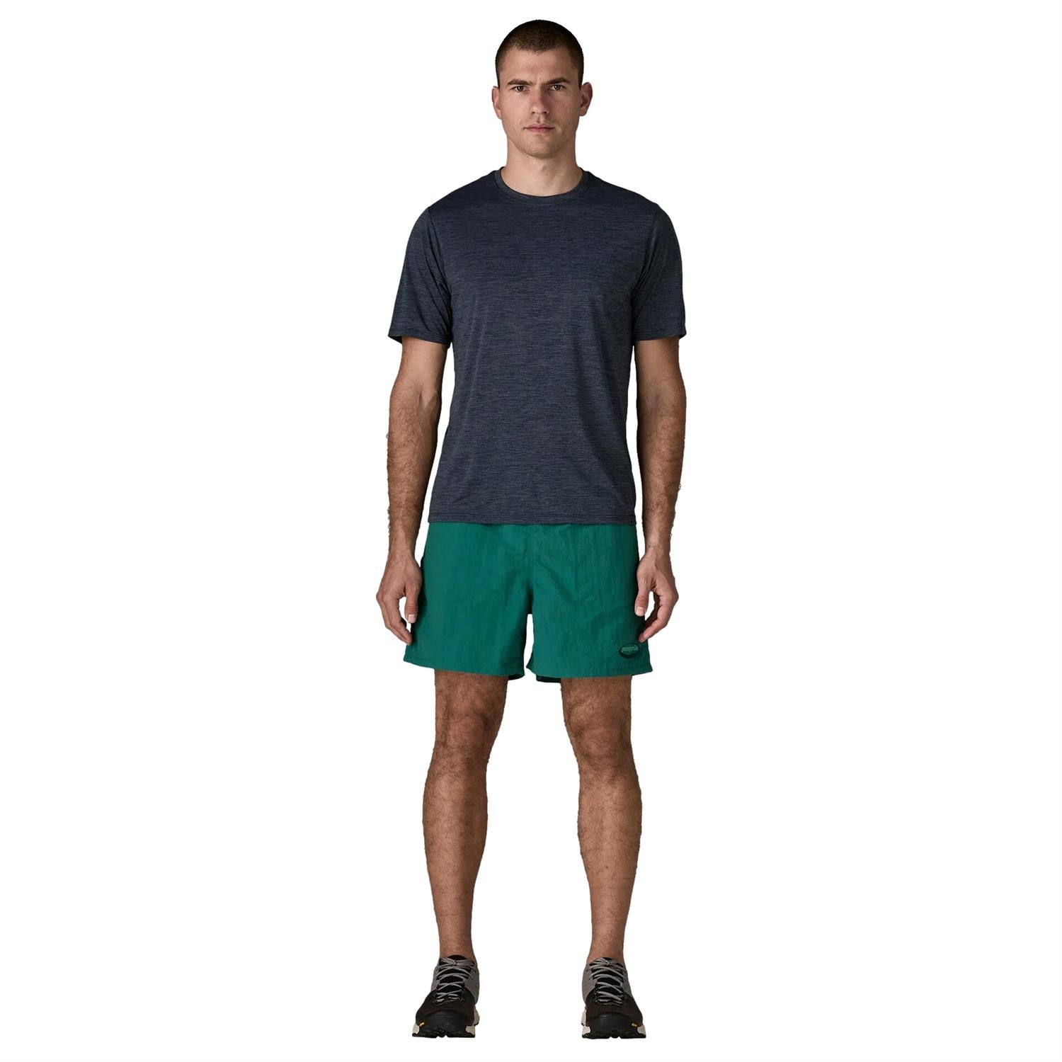 Patagonia herre Baggies shorts 5 tommer, sjøgrønn med oval logo, komfortabelt utendørsklær for sommerbruk