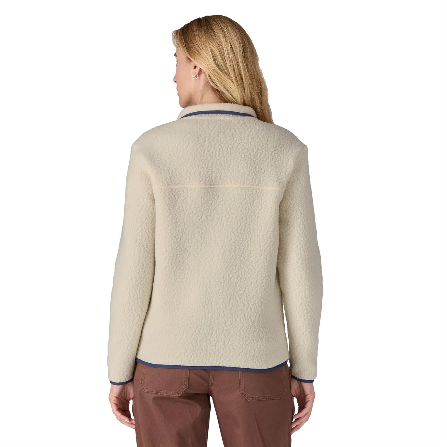 Patagonia kvinnes Retro Pile-jakke i naturlig off-white, varm og myk jakke med fleece-materiale.