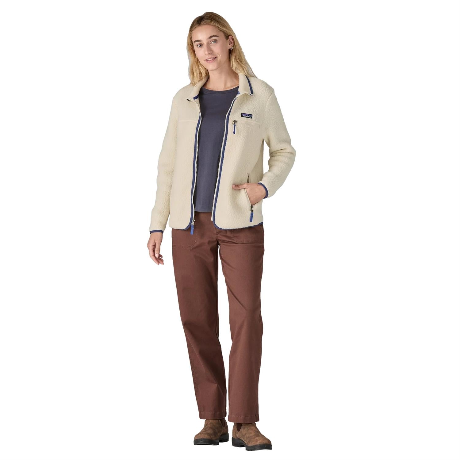 Patagonia Womens Retro Pile Jakke i naturlig farge, off-white, med varm, myk fleece og klassisk design.