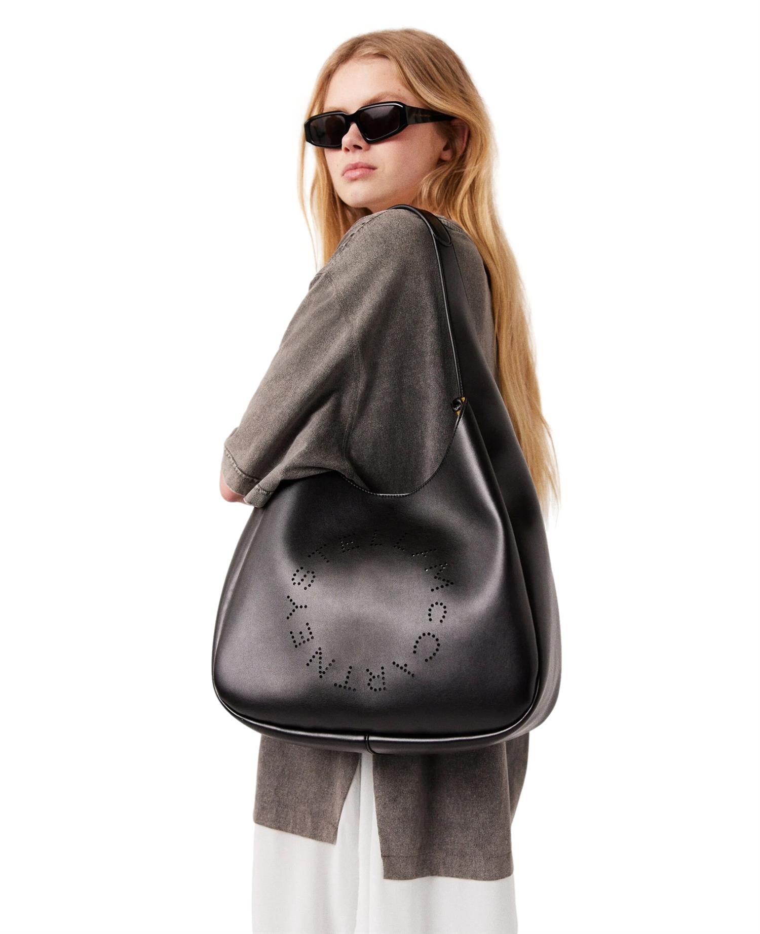 Sort Stella McCartney tote bag veske med alter mat design, romslig og stilfull for daglig bruk.