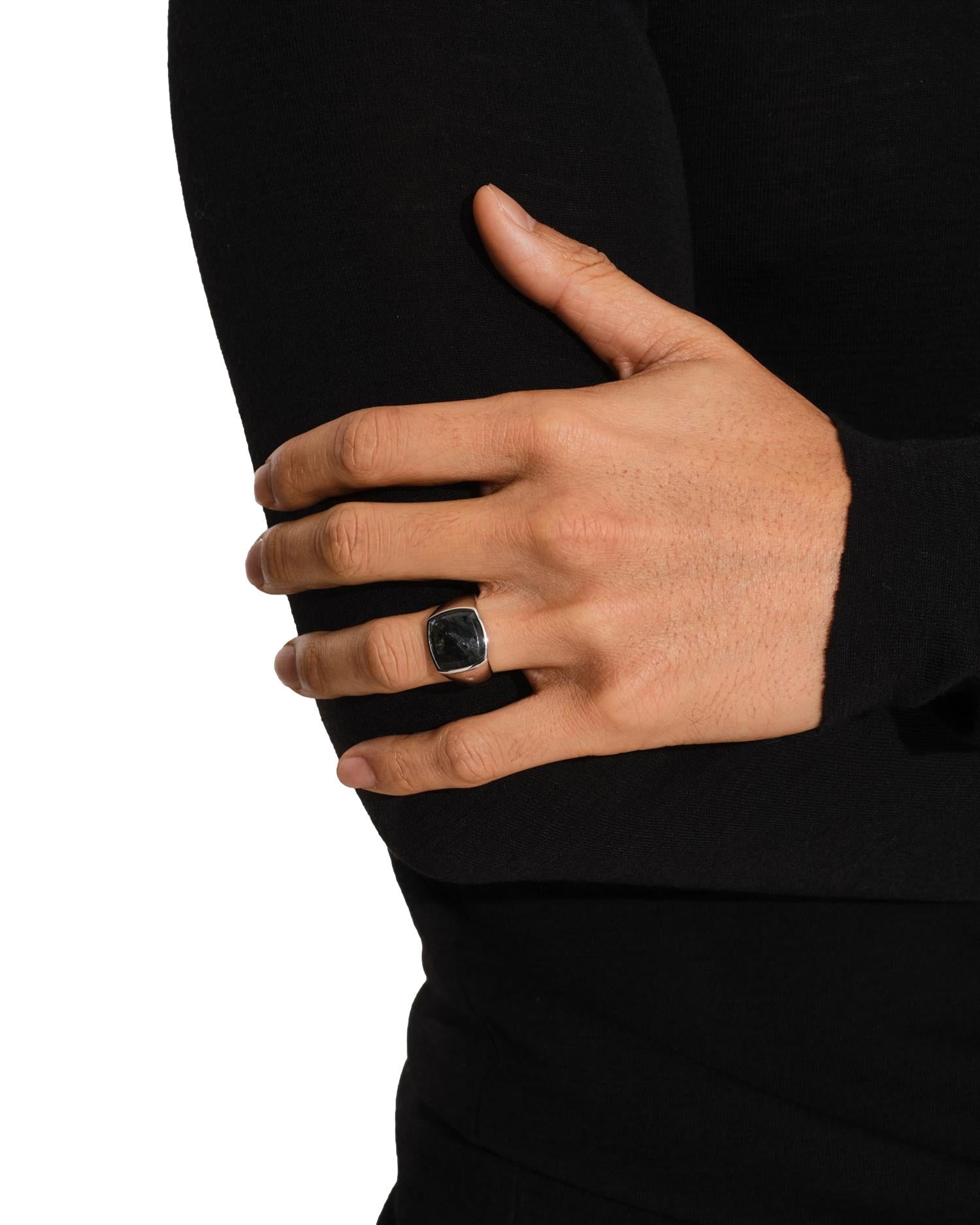 Tom Wood Cushion Black Larvikite Ring Sølv - modostore.no