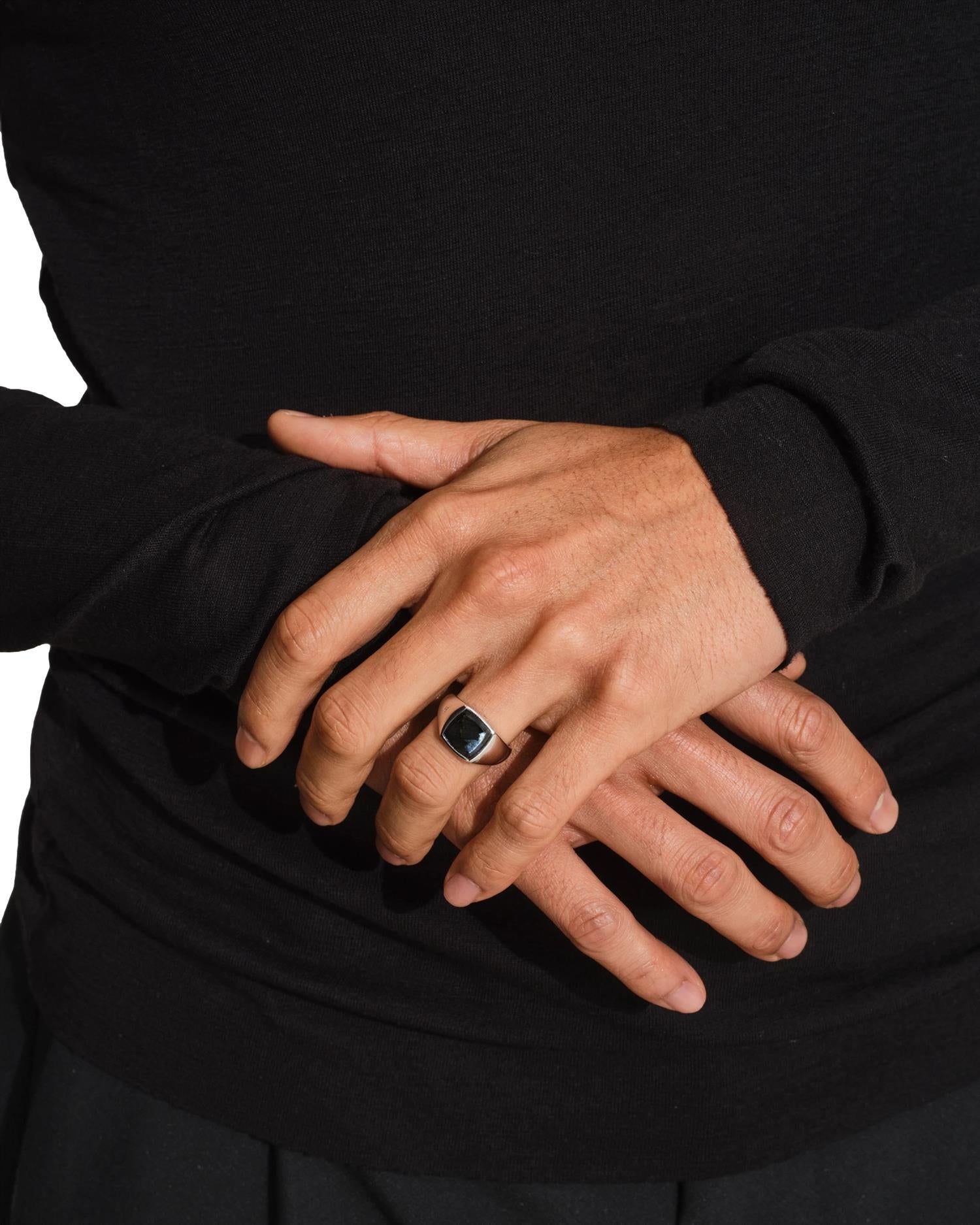 Tom Wood Kay Ring Black Larvikite Ring Sølv - modostore.no